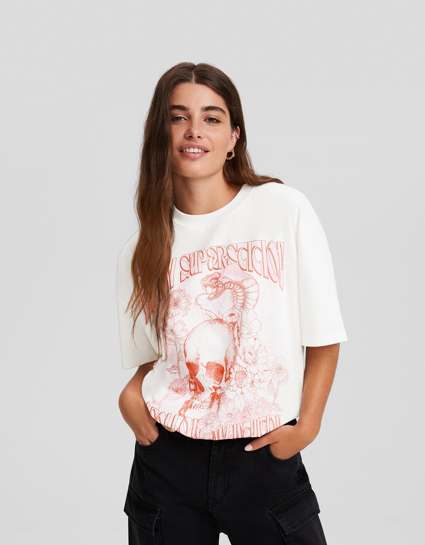 Camiseta de manga curta com estampa de caveira