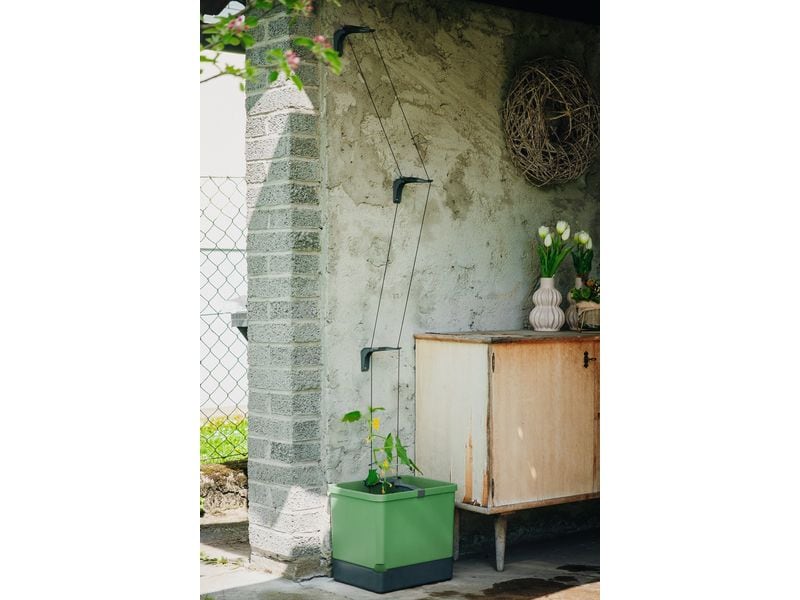Gusta Garden CURT CUCUMBER Gurkentopf Grau Pflanzkübel mit Wassertank und Rankhilfe