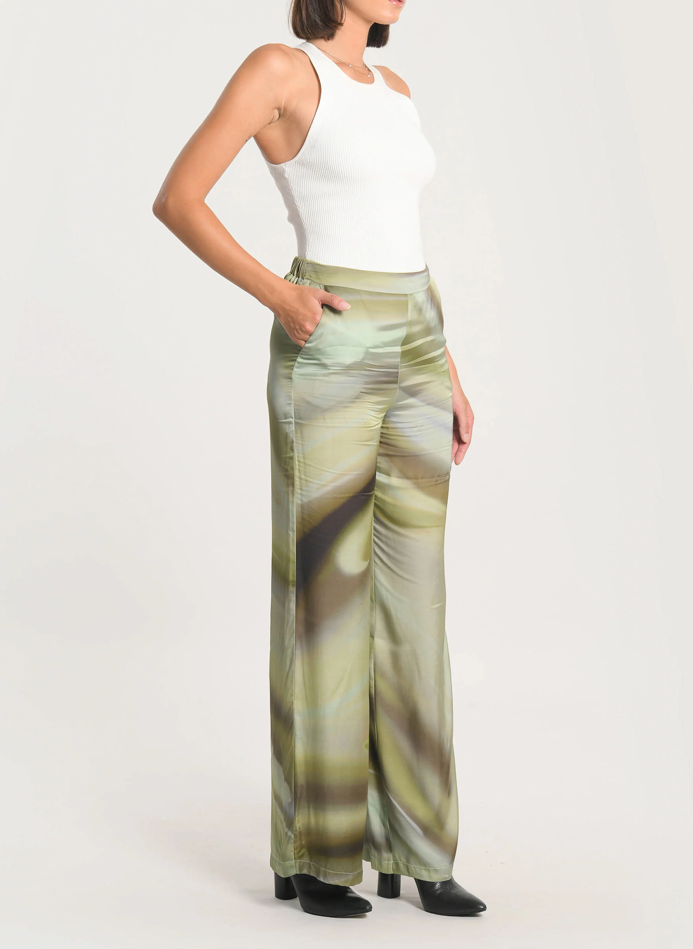 NIKITA - Pantalon large imprimé | Kaki
