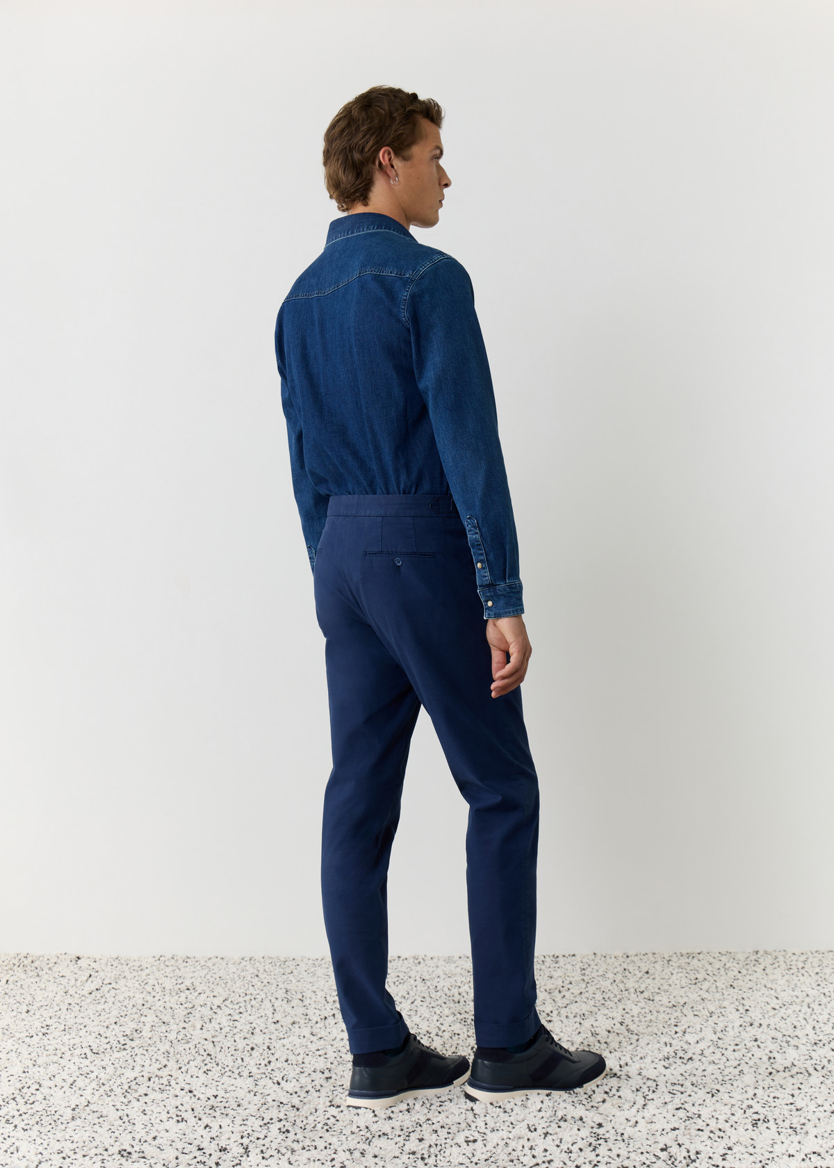 Chino slack skinny en coton stretch uni bleu jeans
