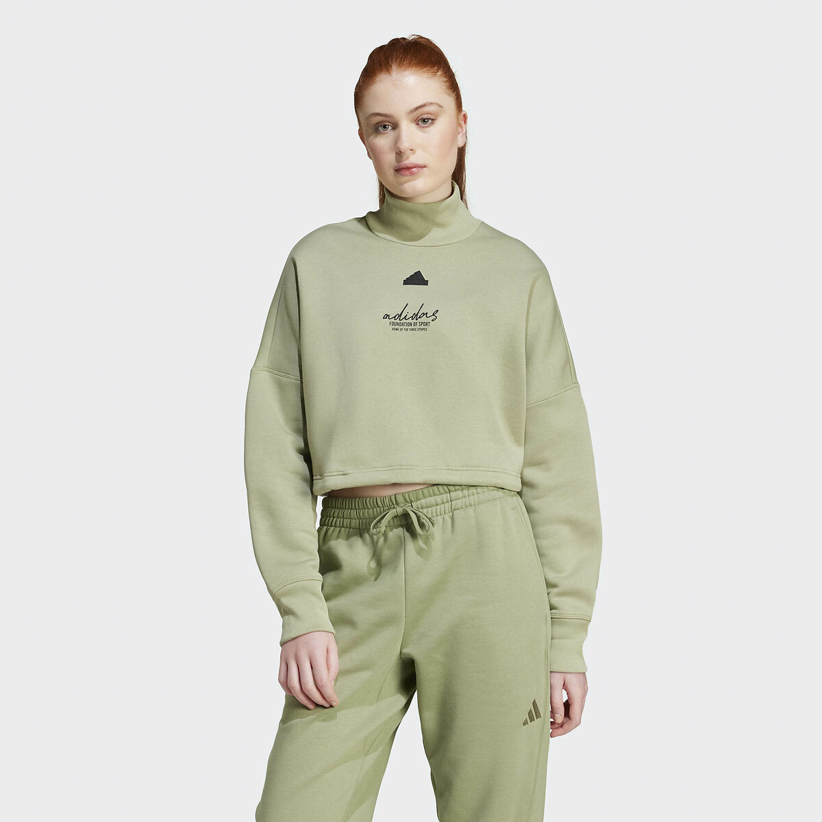 ADIDAS ROUPAS ESPORTIVAS<br>Suéter cropped com estampa exclusiva