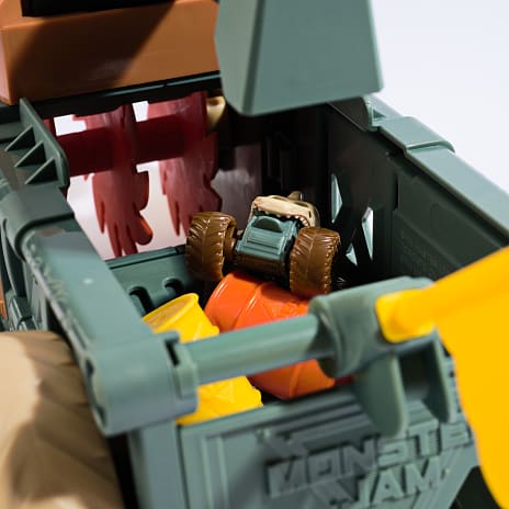 Spin Master Megalodon Mad Hog Chomper & Monster Truck