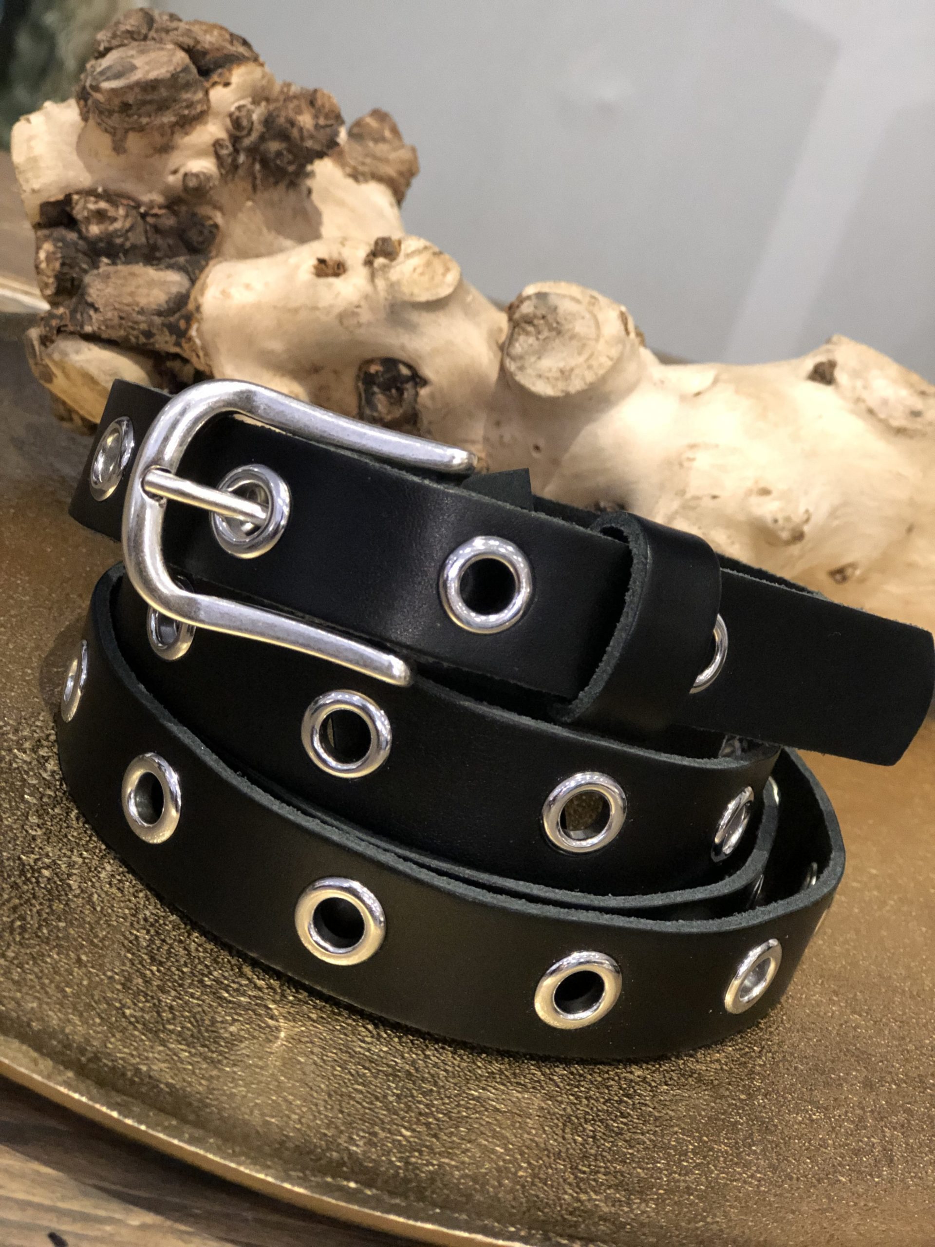 Lize Leren Riem - Zwart Met Zilveren Oogjes