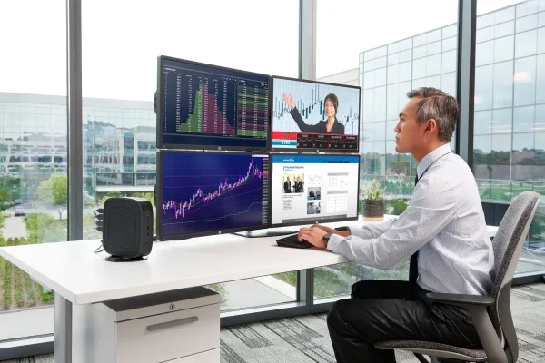 HP t740 - Tynd klient - SFF - 1 x Ryzen Embedded V1756B / op til 3.6 GHz - RAM 8 GB - flash 32 GB - Radeon Vega 8 - Gigabit Ethernet - Windows 10 IoT Enterprise for Thin Clients 64-bit - skærm: ingen
