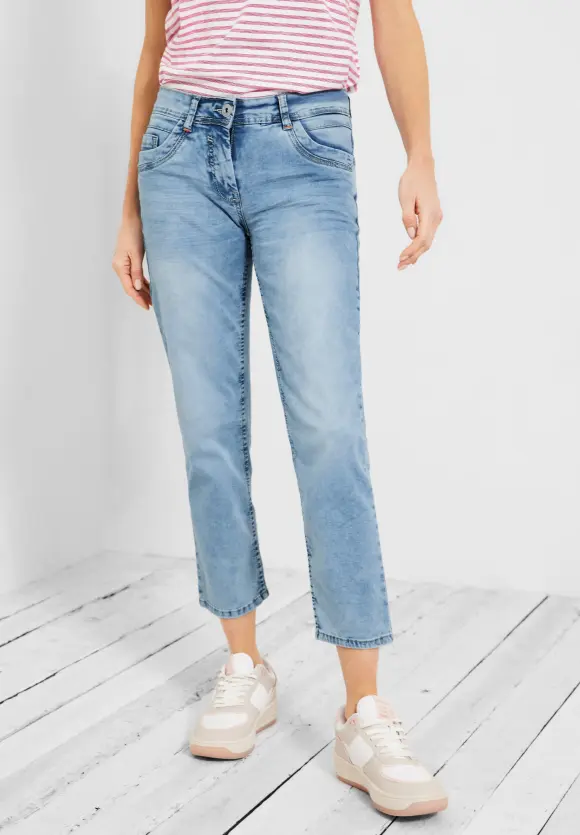 Loose Fit Jeans in 7/8 - mid blue washed