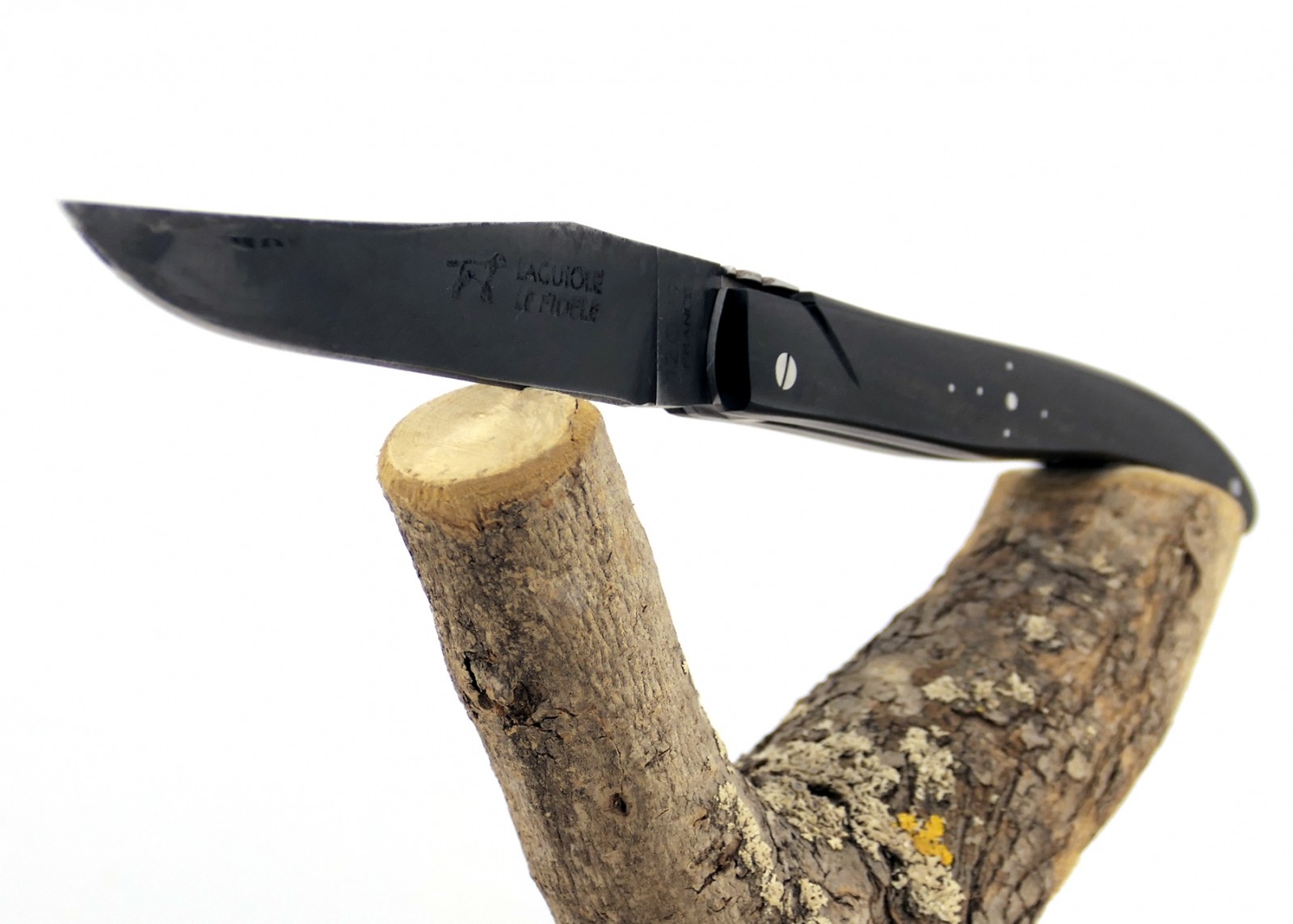Couteau Laguiole avec un manche en Ebène et lame brute