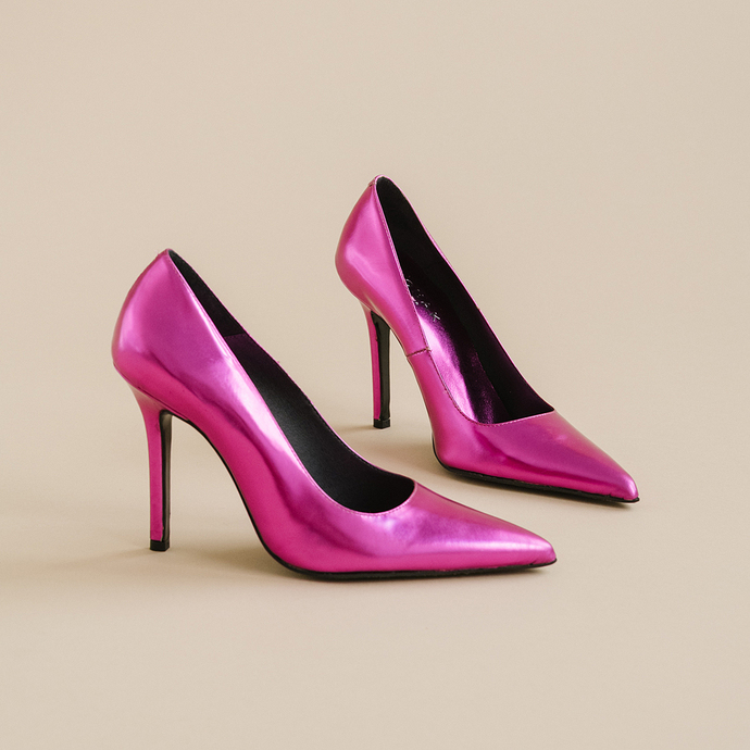 Escarpins à bouts pointus et talons  en cuir metallisé fushia