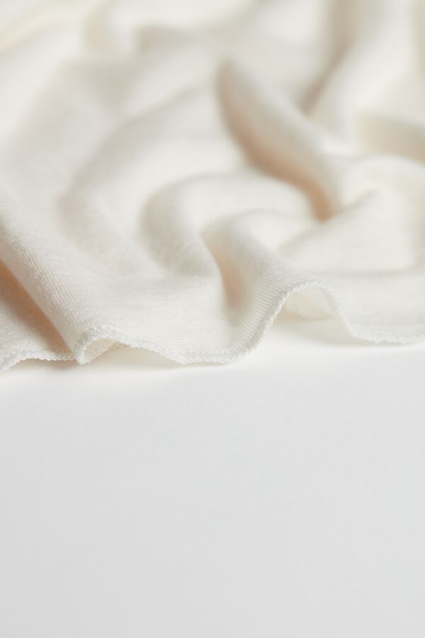 Blusa sem mangas ultraleve em modal e cashmere