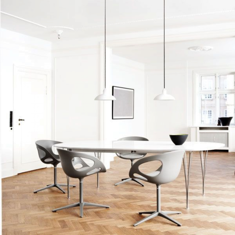 Fritz Hansen B603 tafel wit laminaat 100x100