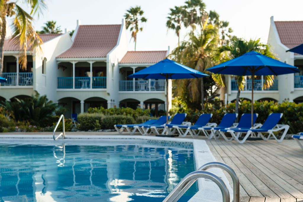 Captain Don's Habitat Logies - Hotel