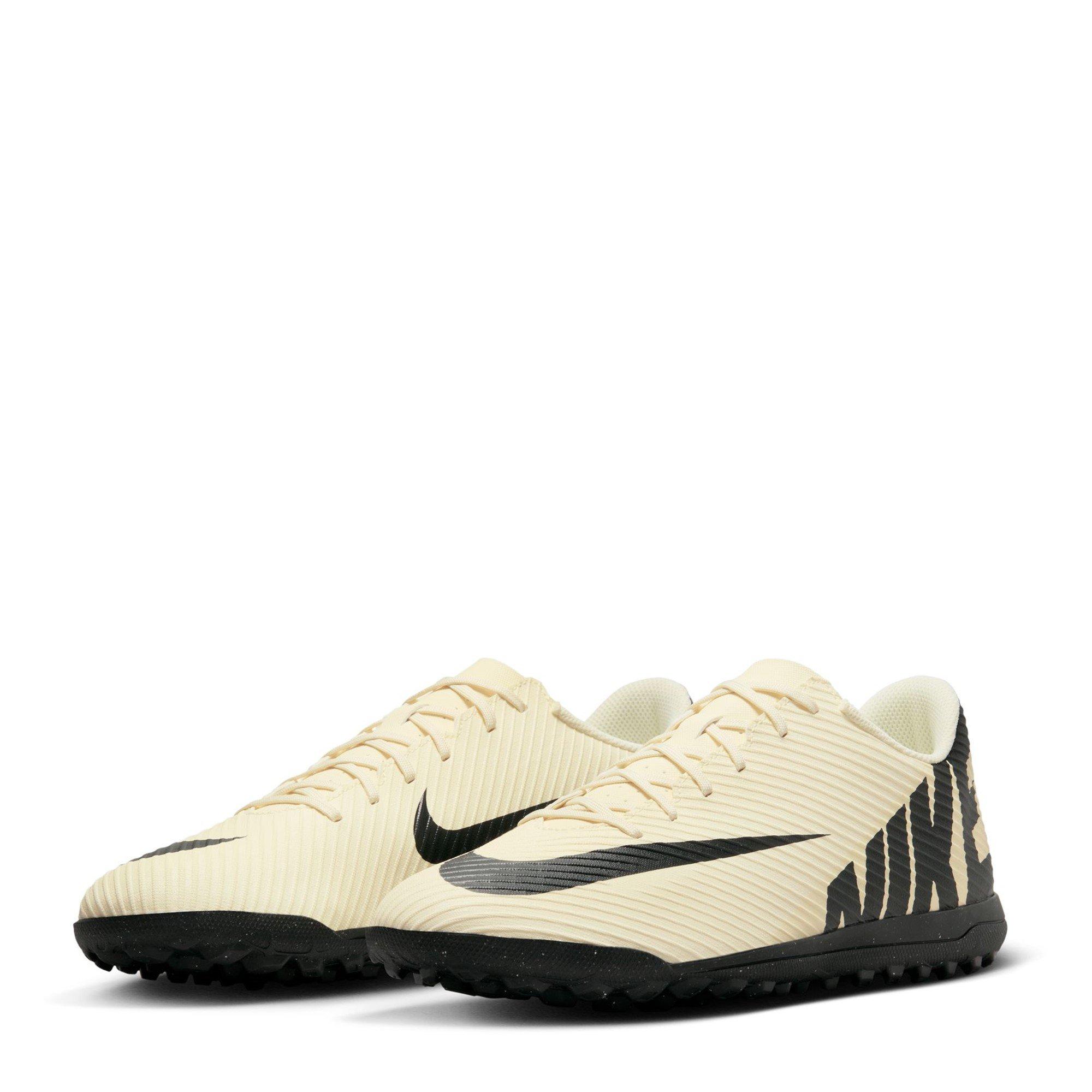 Nike Nikes Mercurial Vapor 15 Club Astro Turf Football Boots