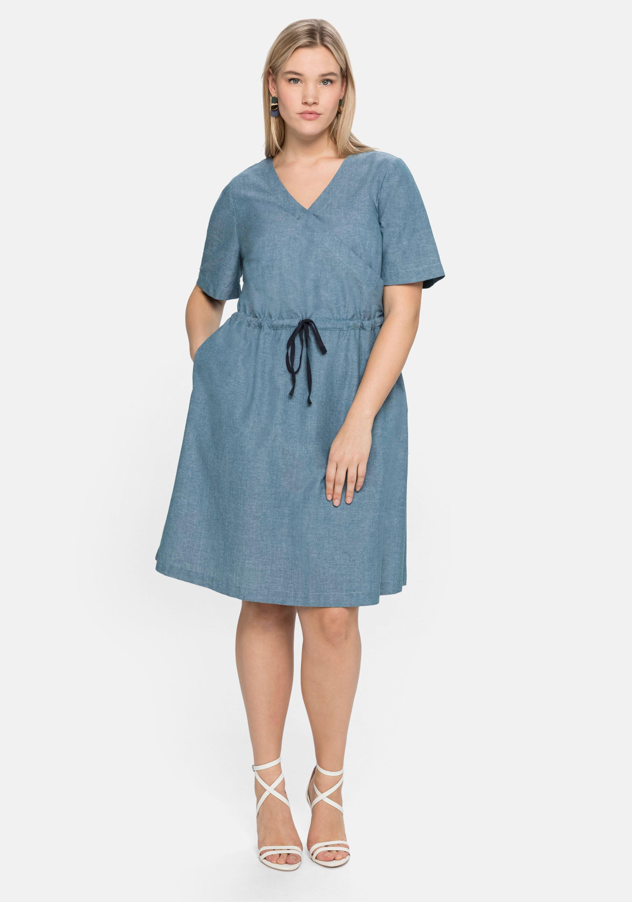 Kleid in Wickeloptik, mit Bindeband