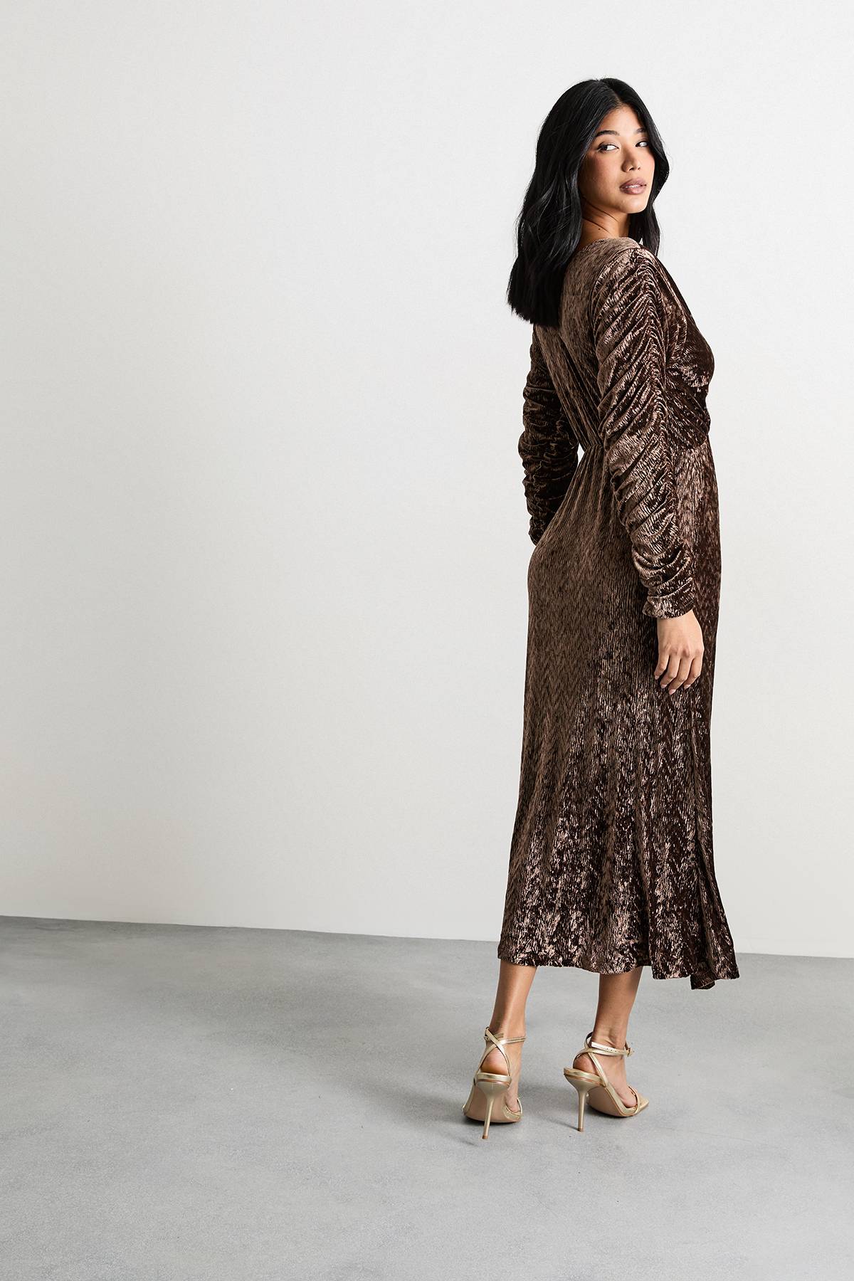 Warehouse Robe Midi à Manches Chauve-Souris en Velours Dévoré