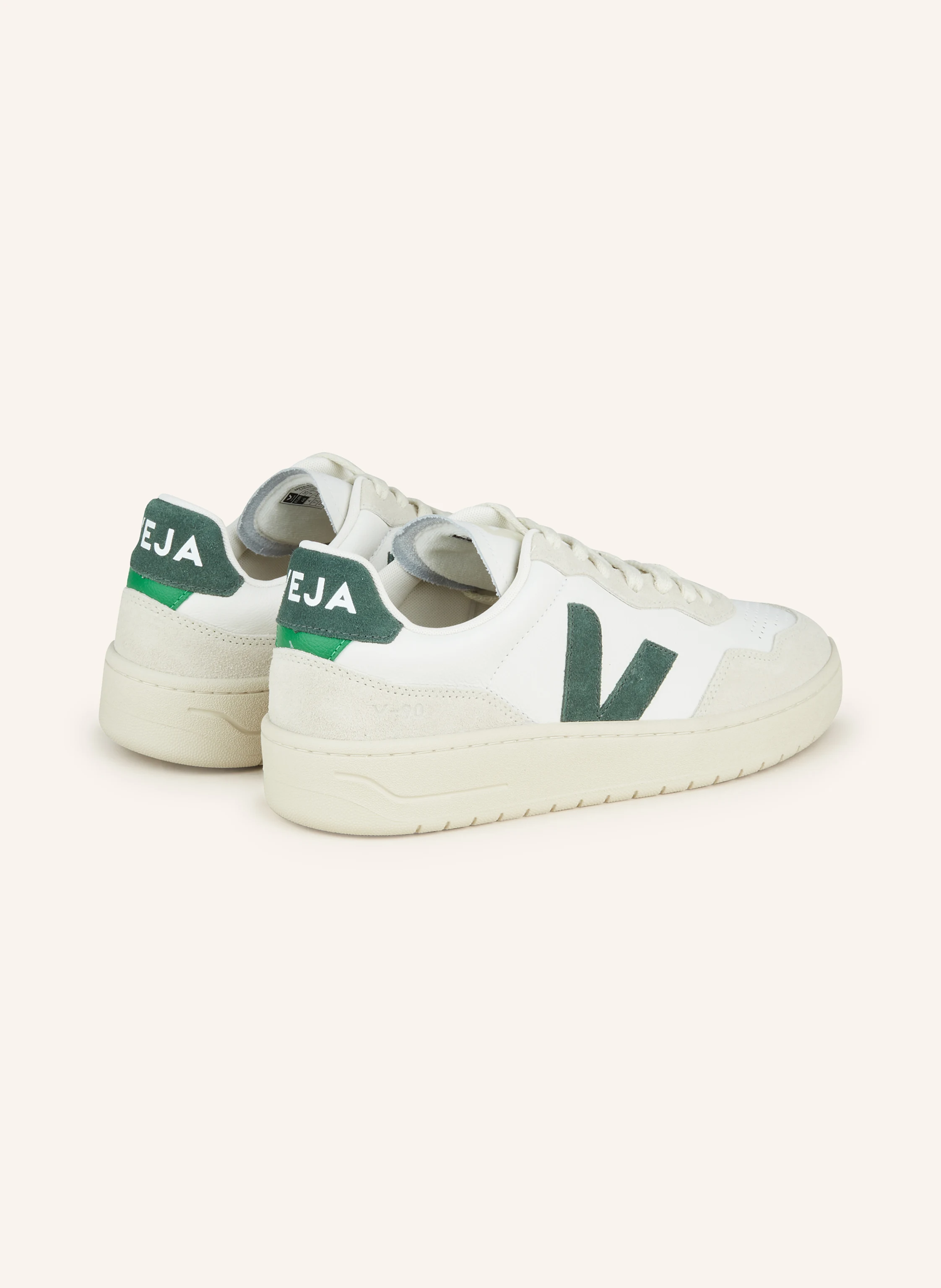 VEJA Sneaker V-90