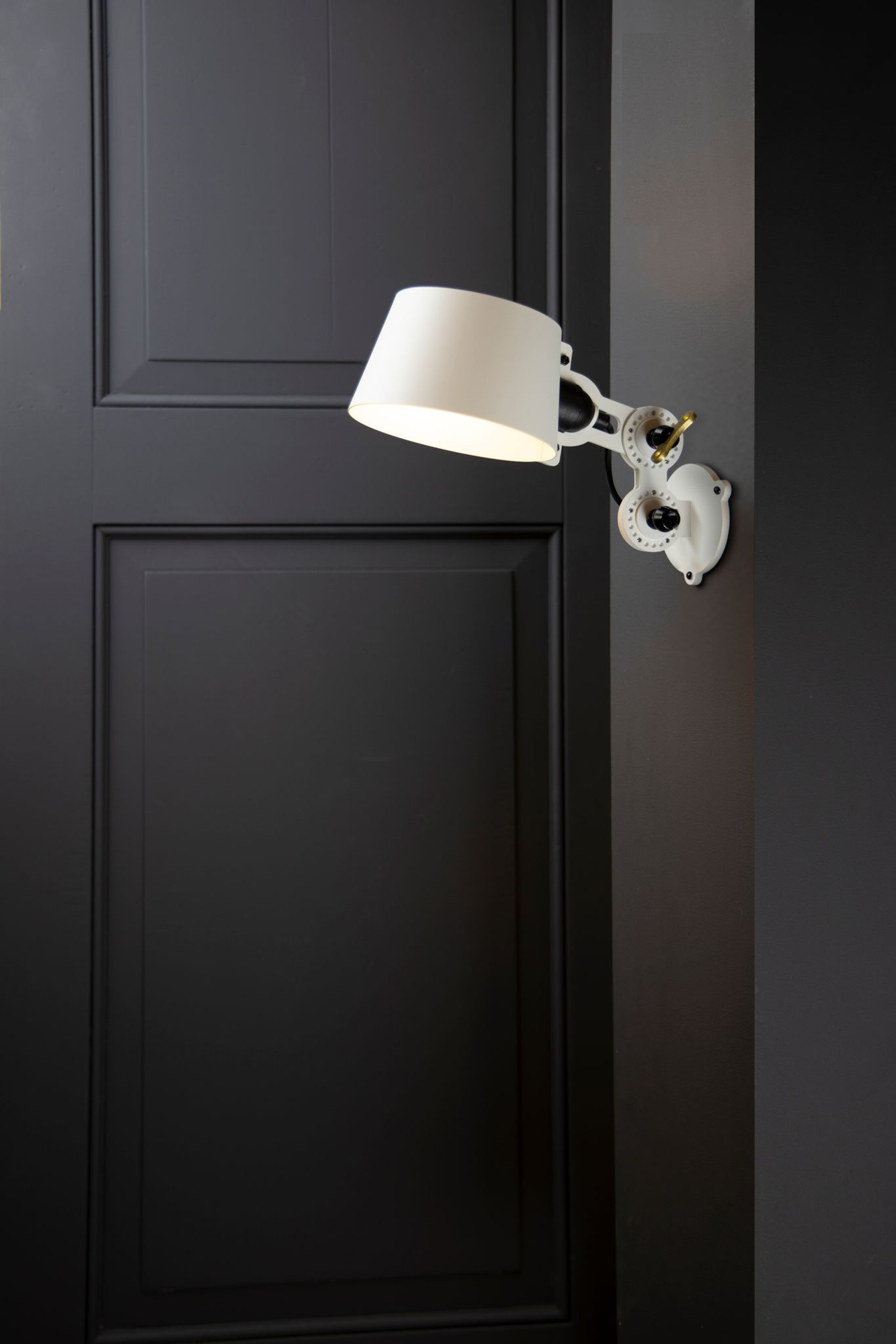 Wandlamp Bolt sidefit mini install lightning white