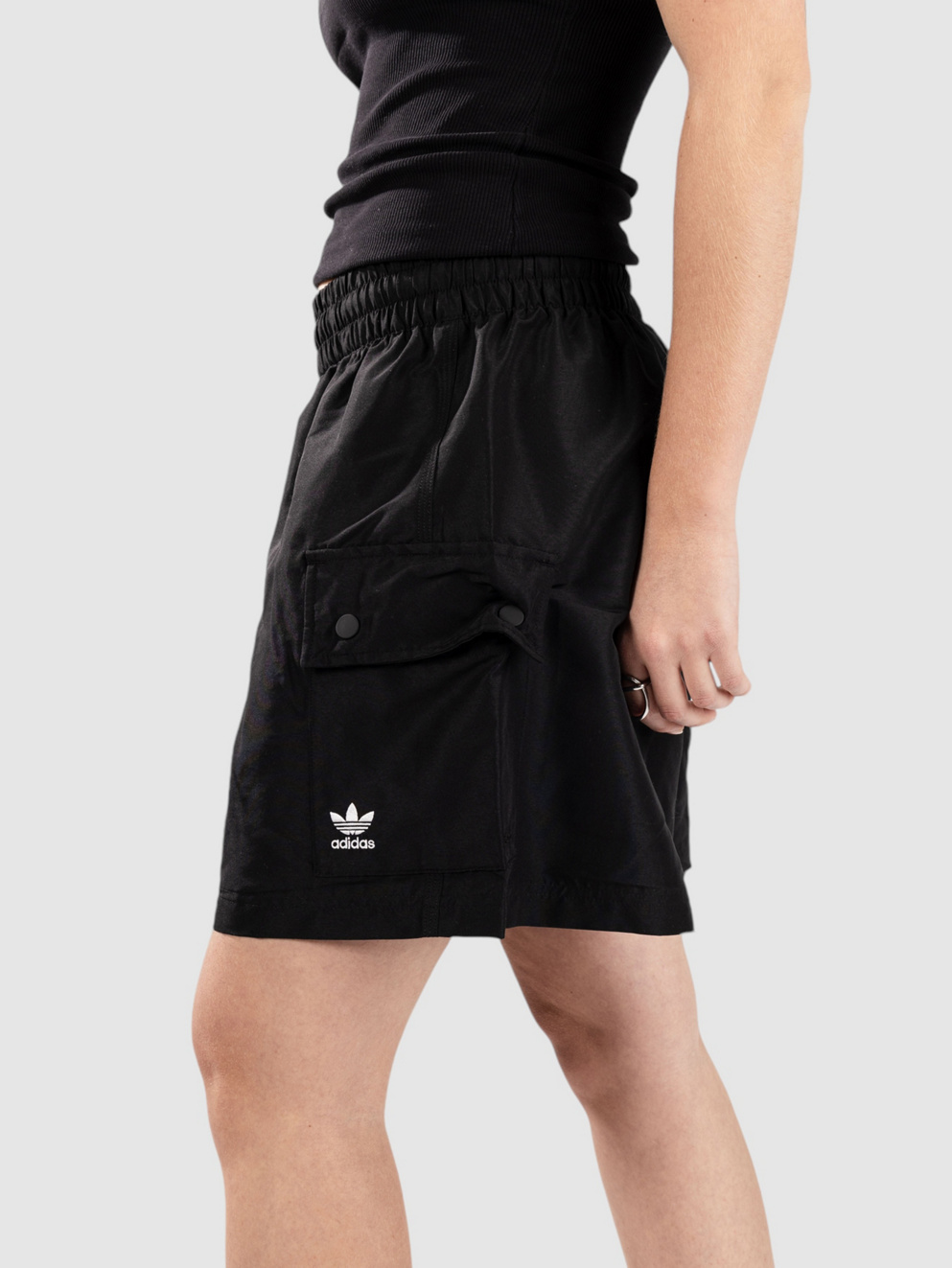 adidas Originals Ess C Shorts black