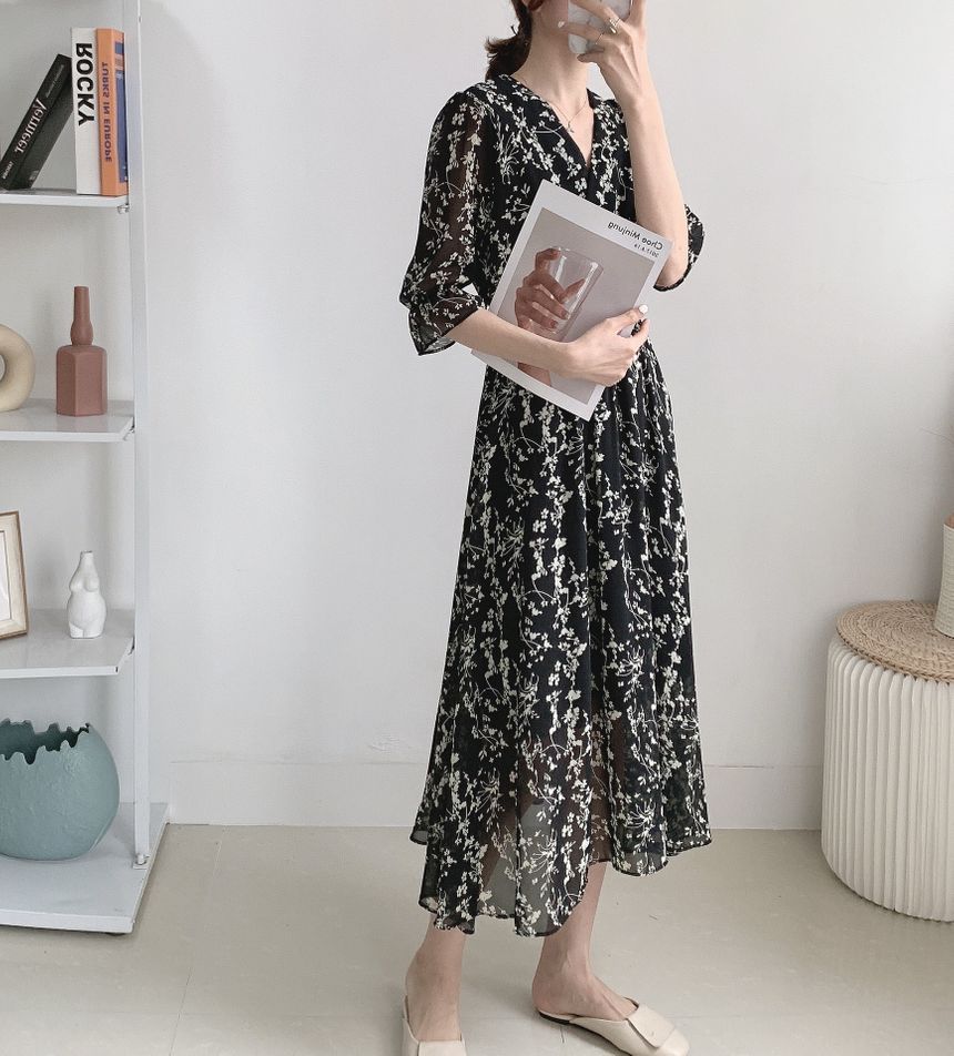 Cassidy - A-lijn midi-jurk met bloemenprint en elleboogmouwen