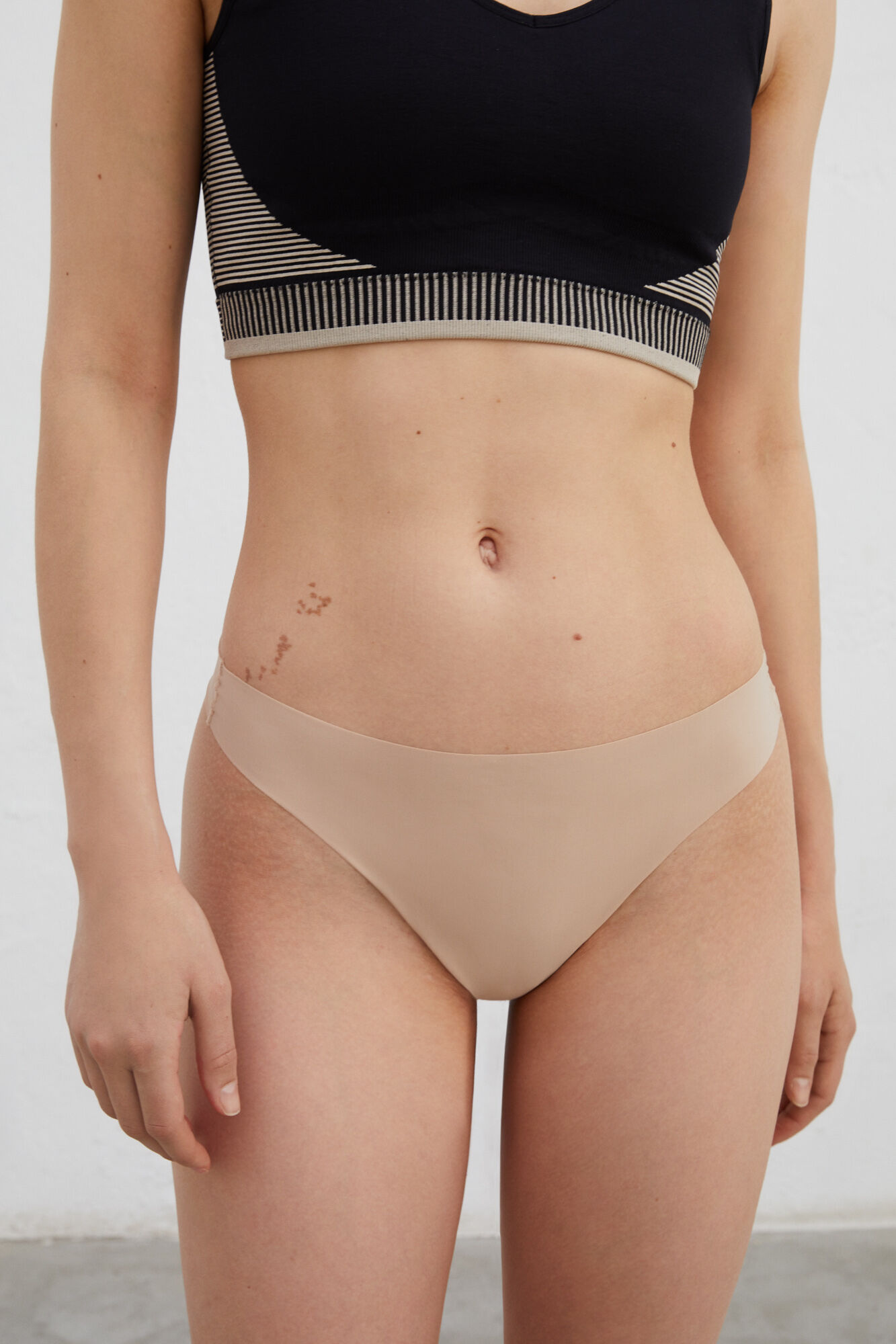 Pacote com 2 tangas nude - nude