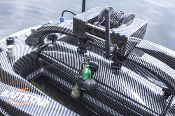 Bateau Amorceur BaitStar Baitboats Pro All-in-One Carbon (avec Échosondeur & GPS)