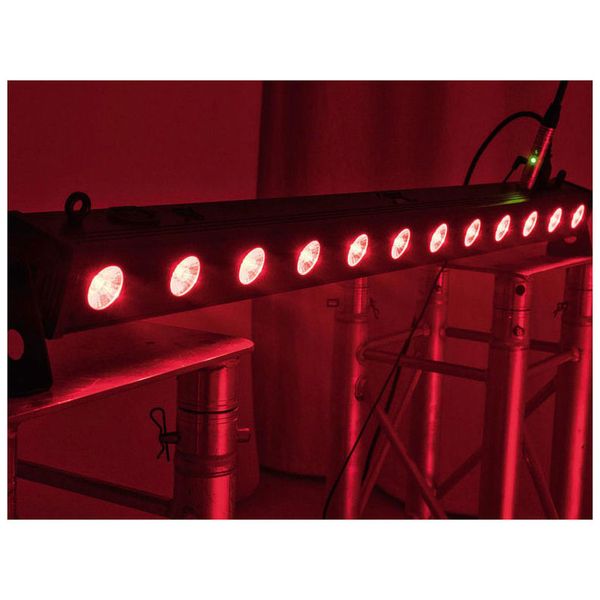 Eurolite LED Bar-12 QCL RGBW