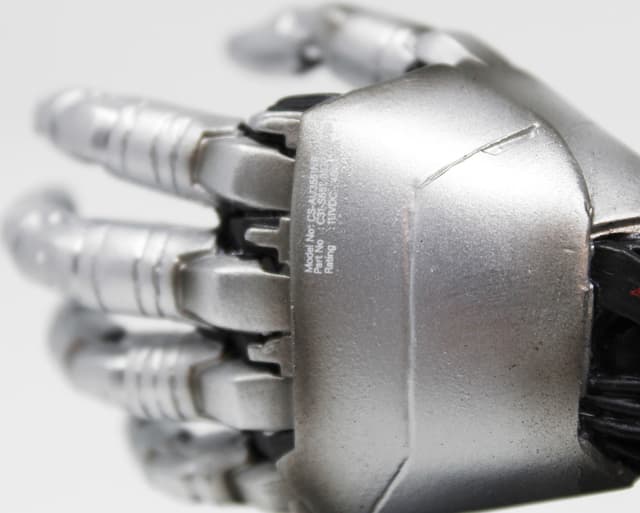NeaMedia Icons Cyberpunk 2077 actionfigur (Johnny Silverhands arm)