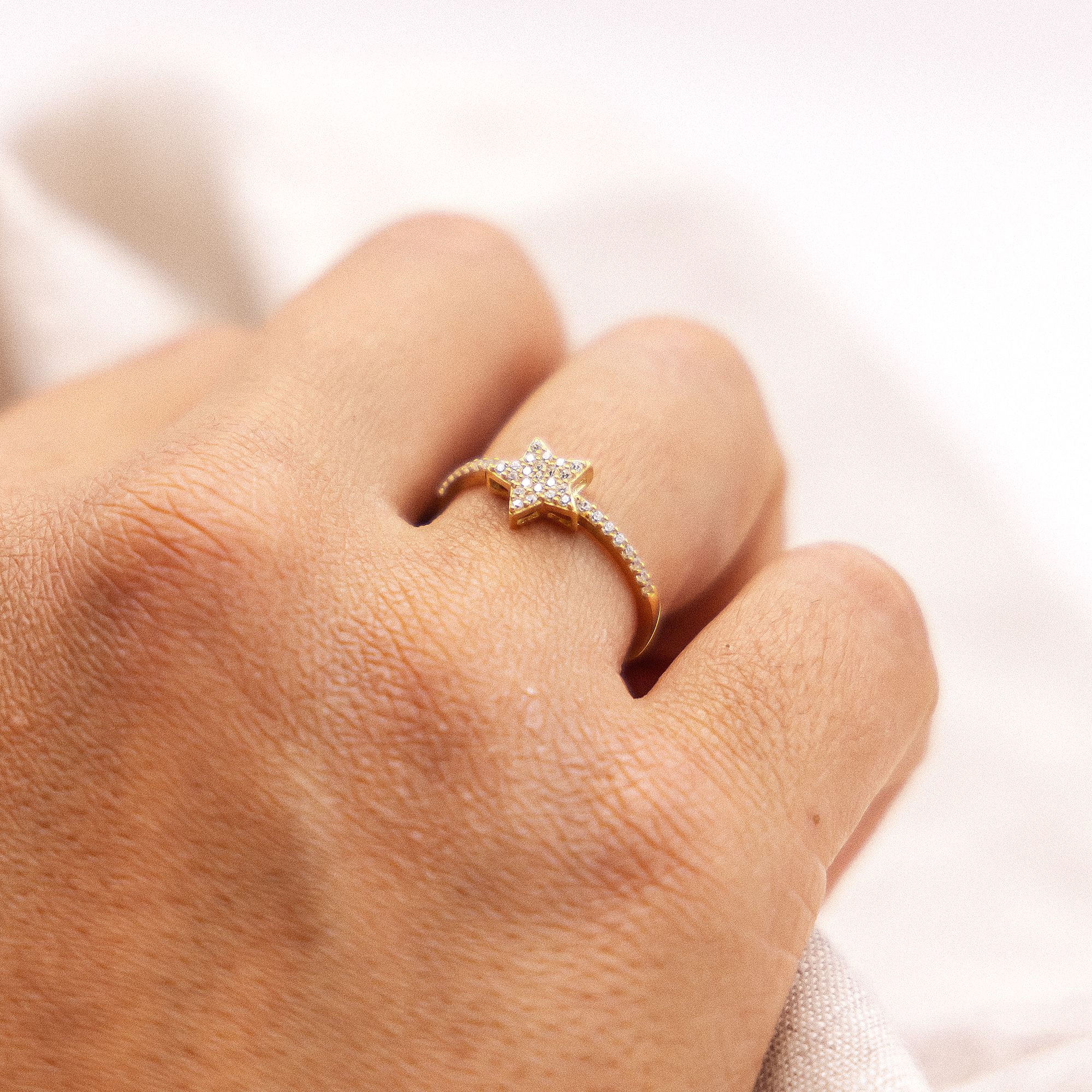 Fascination by Ellen K. Ring 375 Gold mit Stern-Motiv und Zirkonia weiß