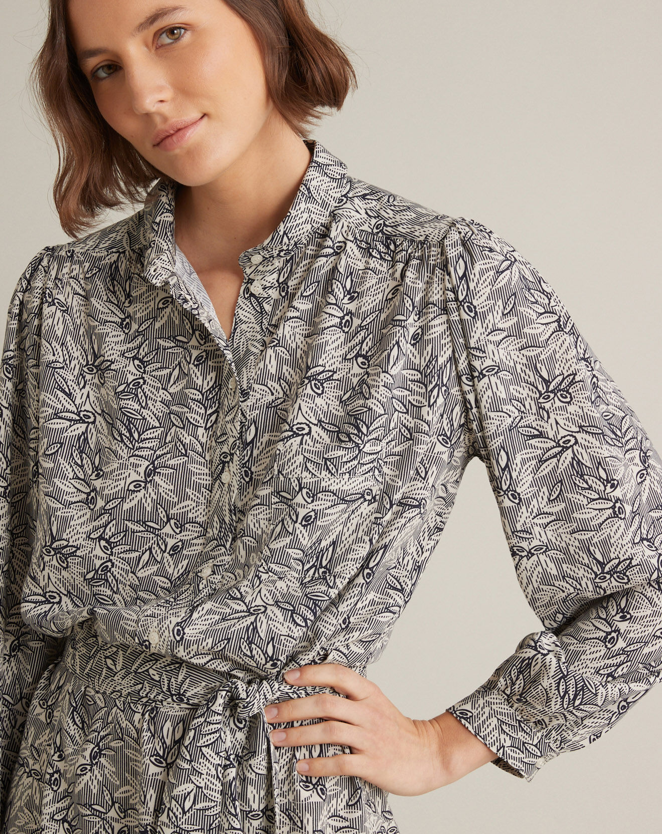 Cyrillus Robe-chemise imprimée Graphic Leaves bleue
