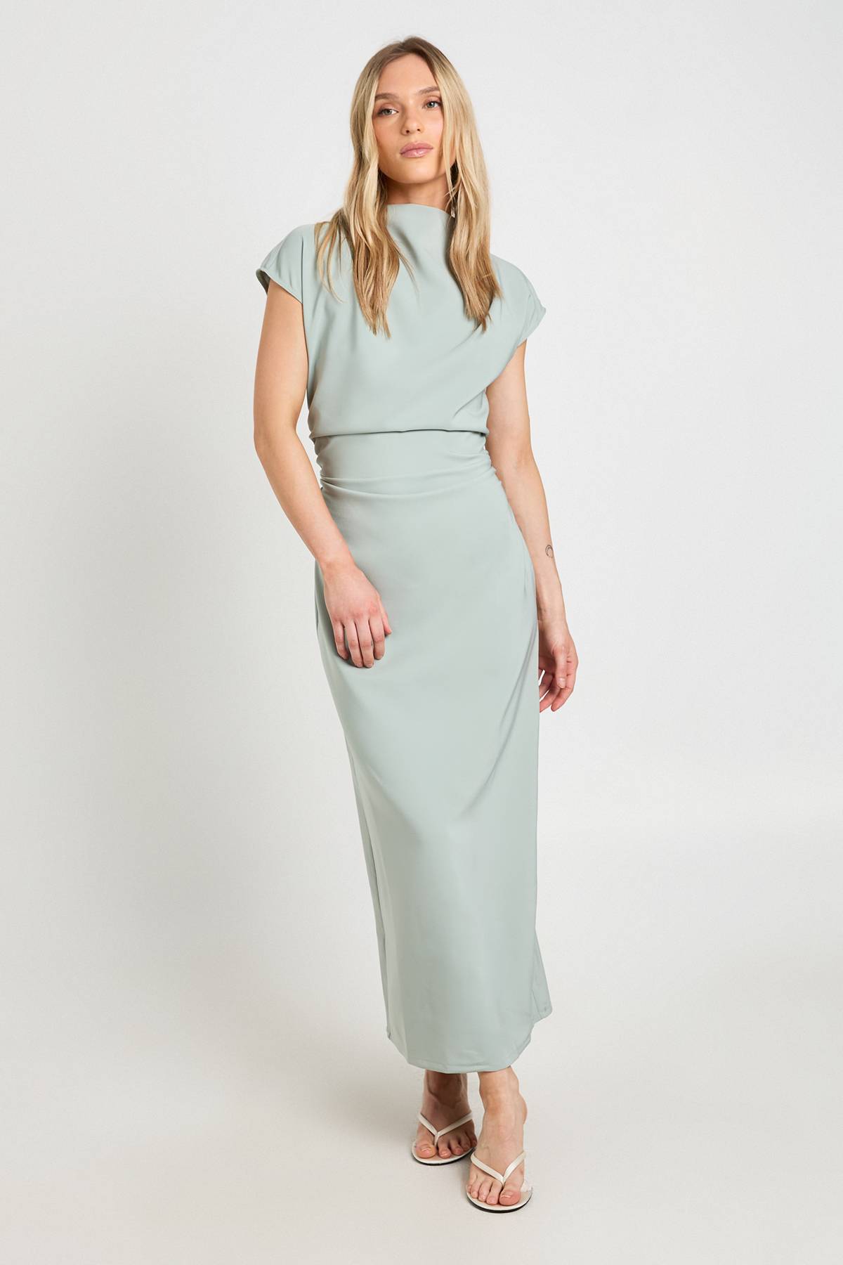 boohoo Robe Mi-longue Petite Taille Dos Ouvert Avec Taille Froncée
