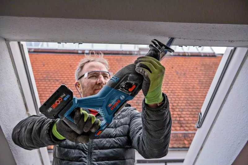 BOSCH COMBI-KIT 4 18V Tool: GSR 18V-90C + GDX 18V-210C + GBH 18V-24C + GSA 18V-28 + 1 4.0 AH battery (PROCORE) + 2 5.5 AH battery (PROCORE) + GAL 1880CV (L)PROFESSIONAL