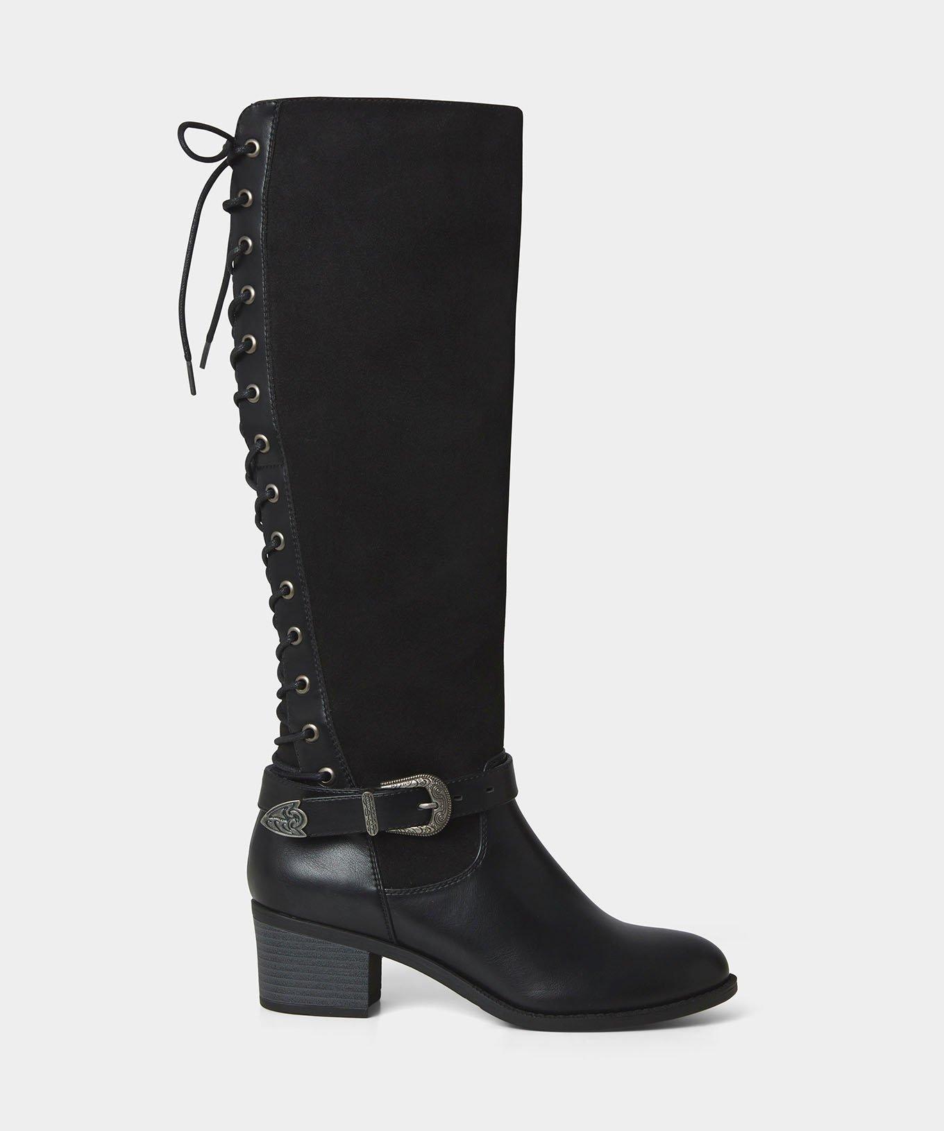 Stiefel mit Schnürung und Zierschnalle