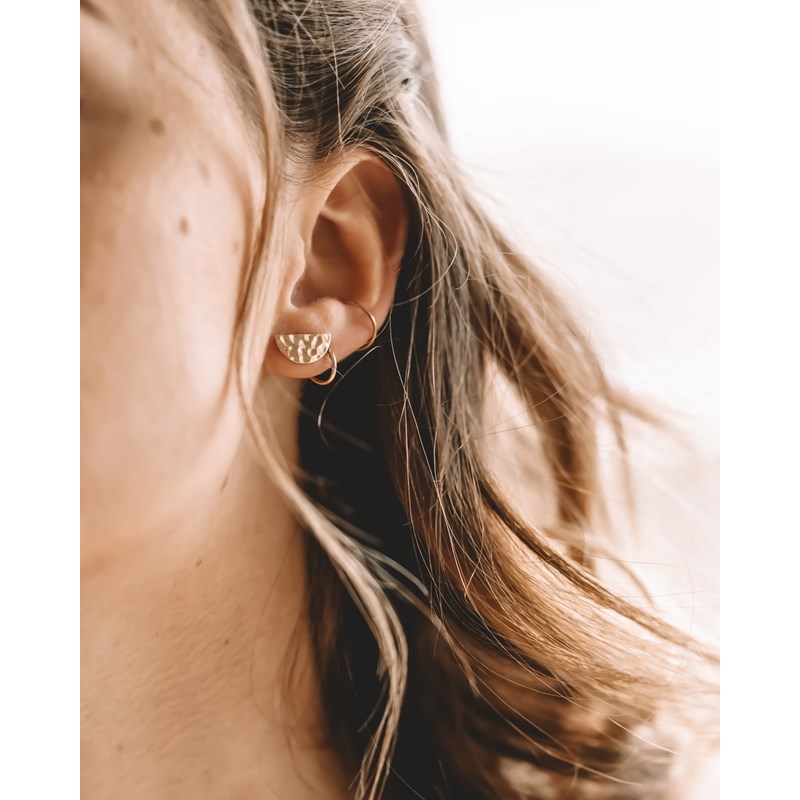 Petites Boucles d'Oreilles Plaqué Or Demi Lune Martelée