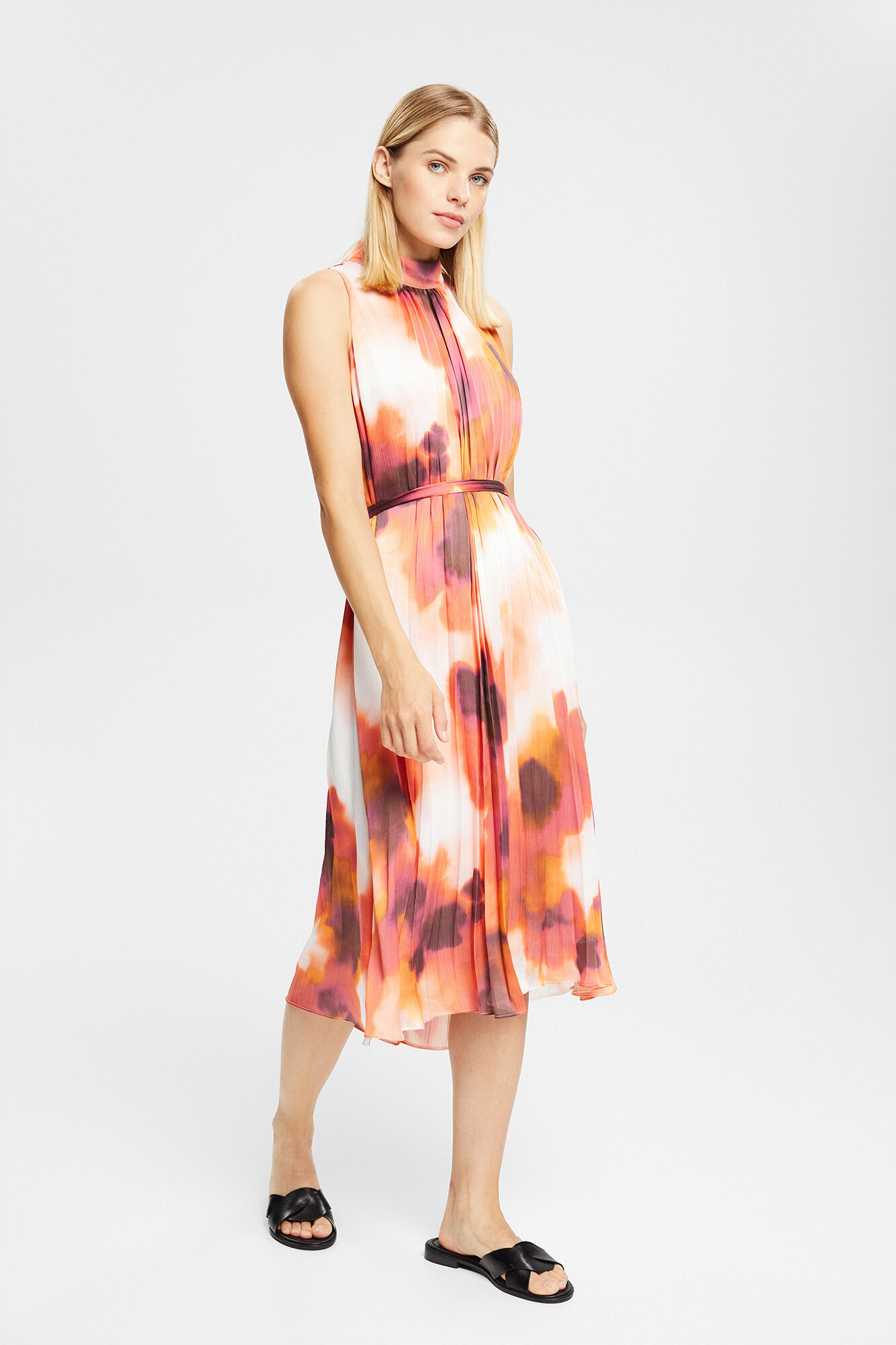 Vestido midi plissado com estampa floral - Multicolorido