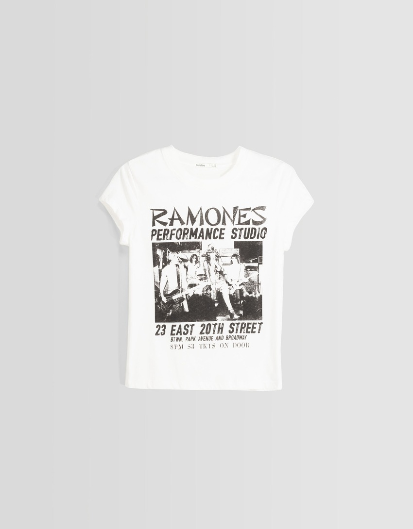 Camiseta de manga curta com estampa dos Ramones