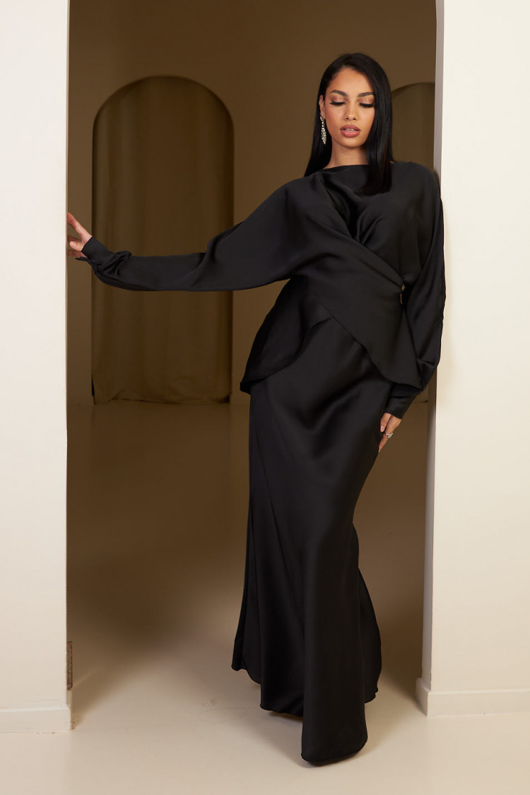 Ensemble 2 pièces top + jupe en satin noire