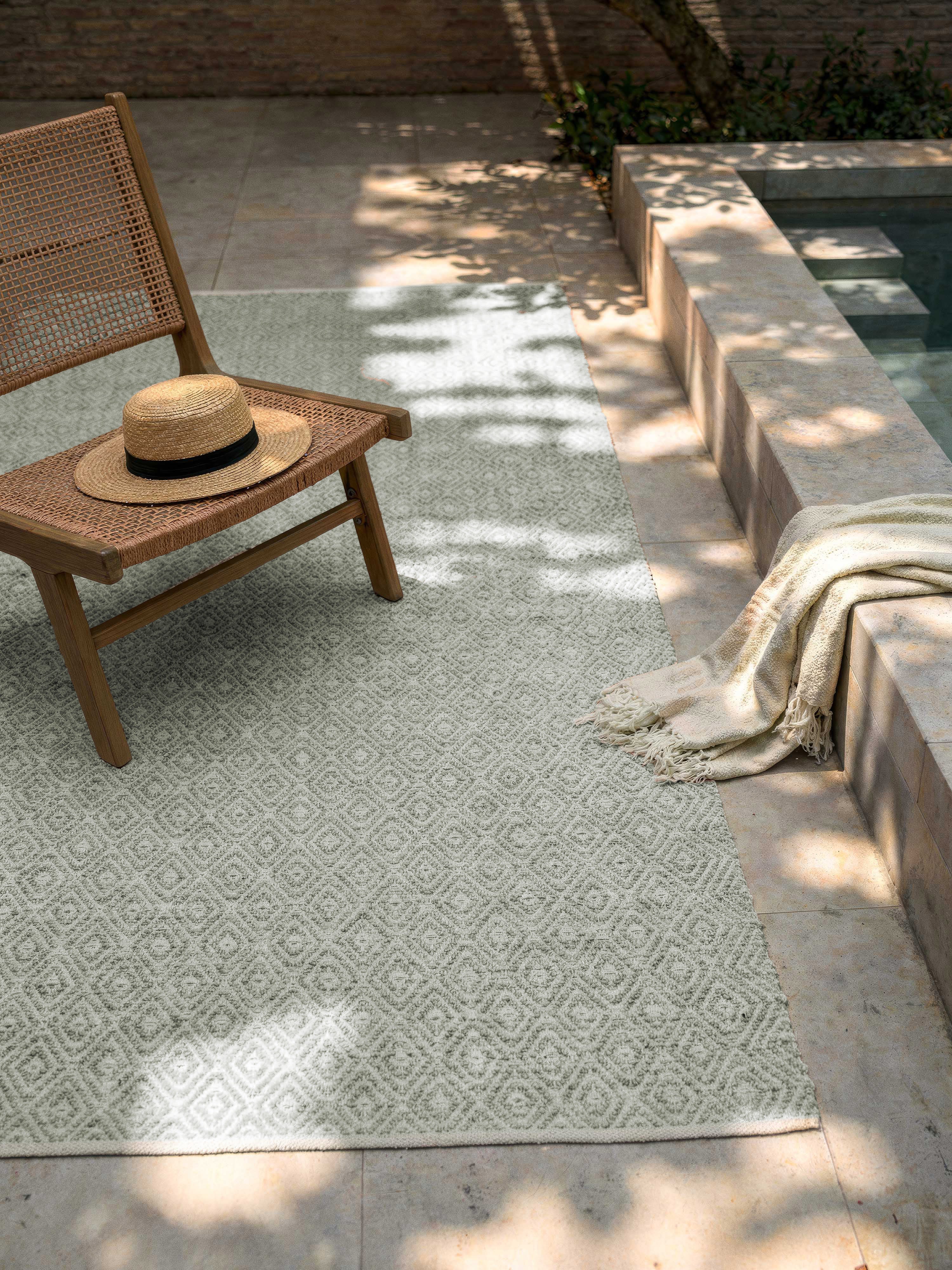 Handgeweven outdoor vloerkleed Rika met vintage ruitjesmotief
