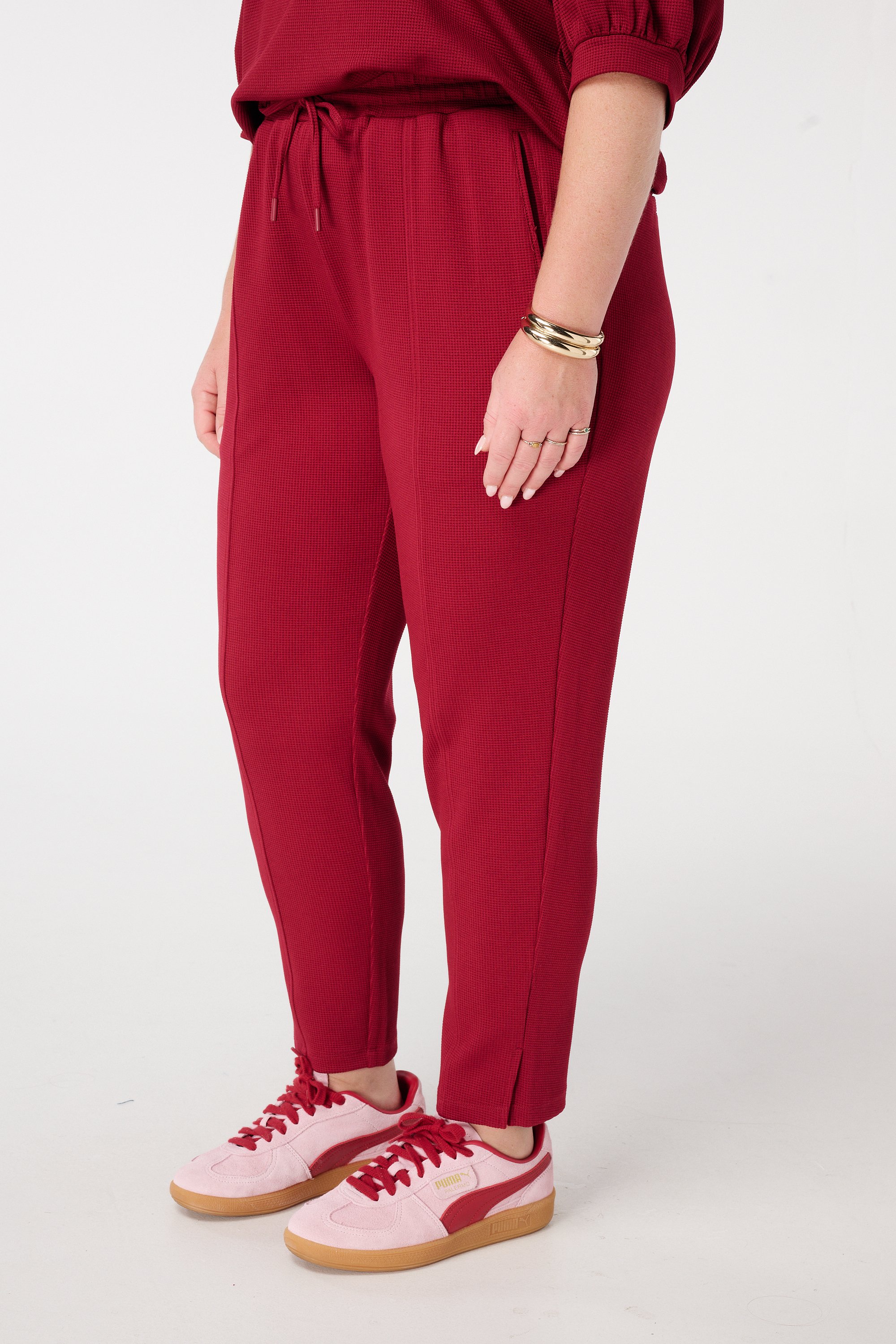 Broek met siernaad Bessen rood