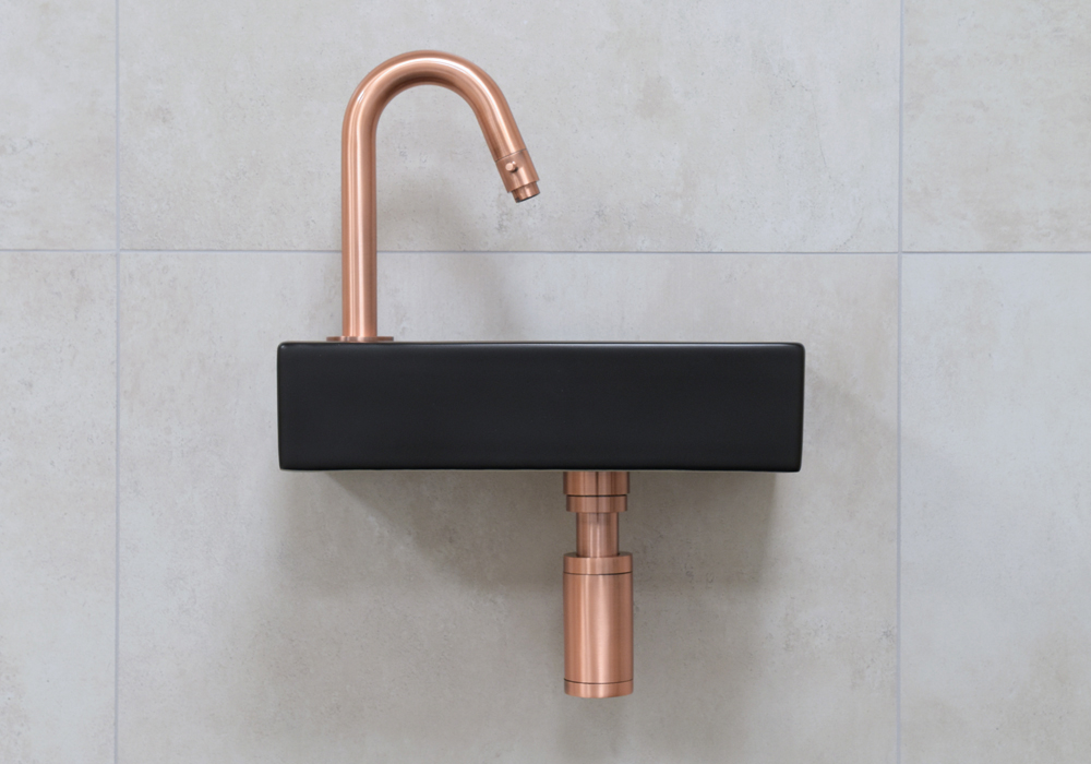 Mueller Mini Rhea fonteinset zwart met gebogen fonteinkraan links in kleur koper
