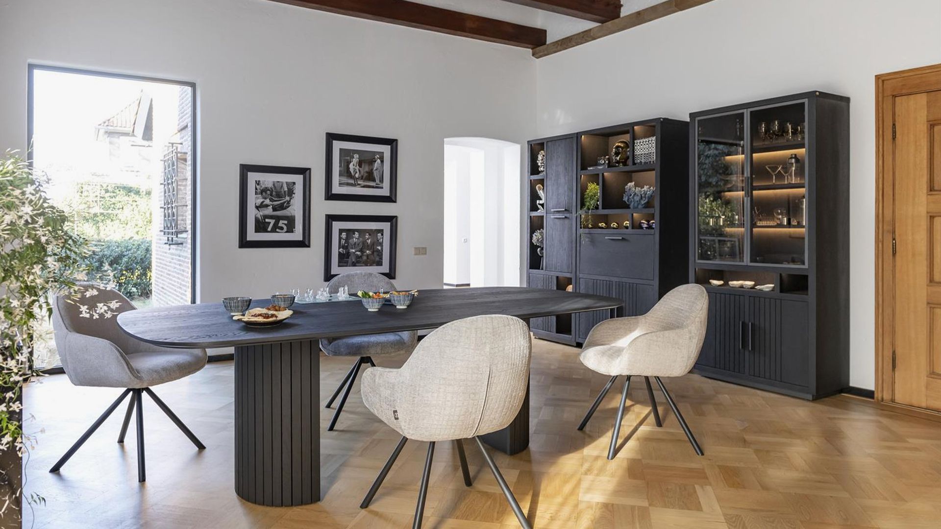 Henders en Hazel Pavie Eettafel