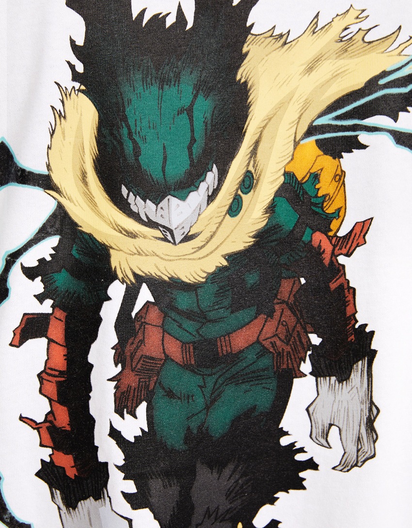 Camiseta de manga curta com modelagem quadrada inspirada em My Hero Academia e estampa.