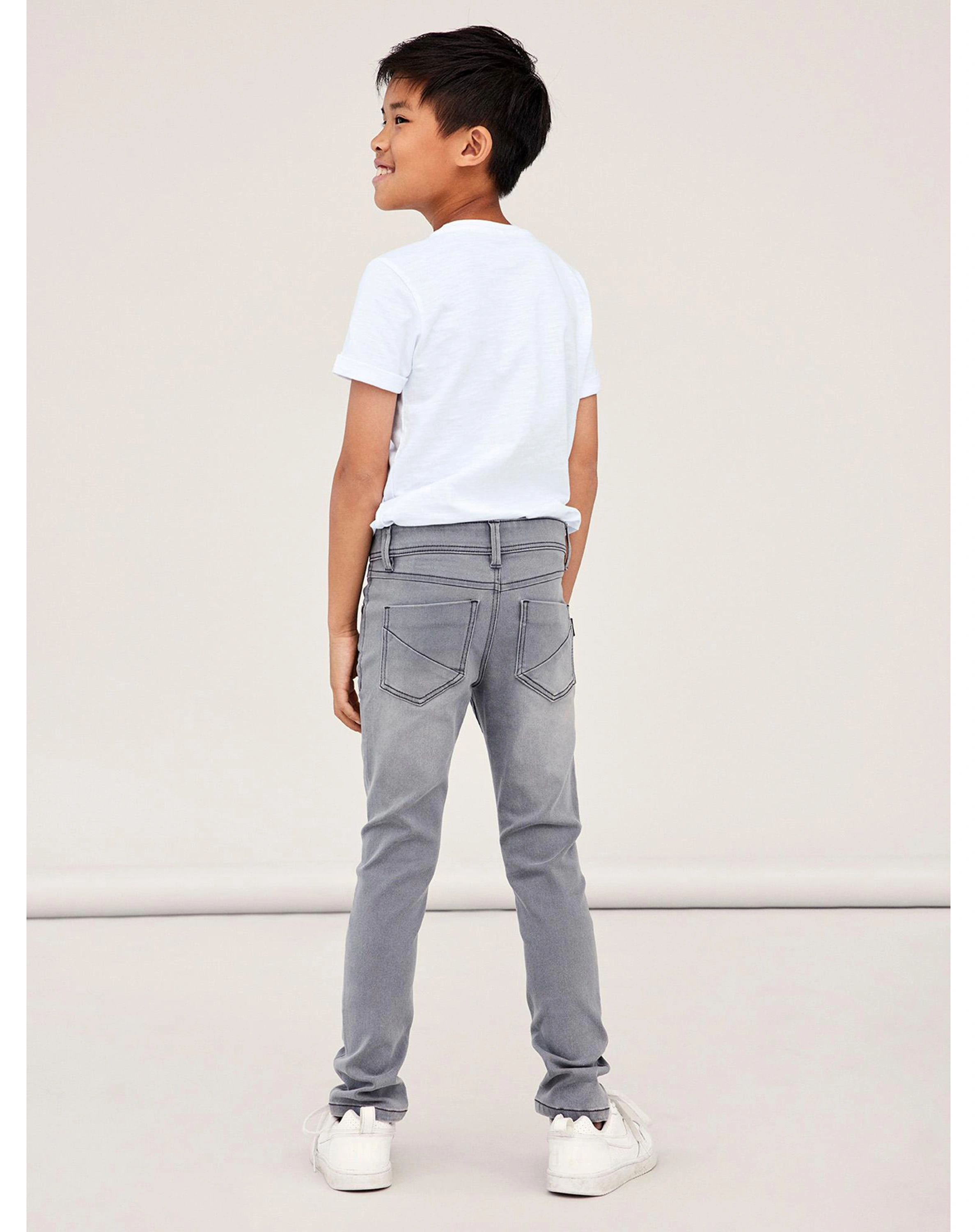 Jeanshose NKMSILAS DNMTAX in medium grey