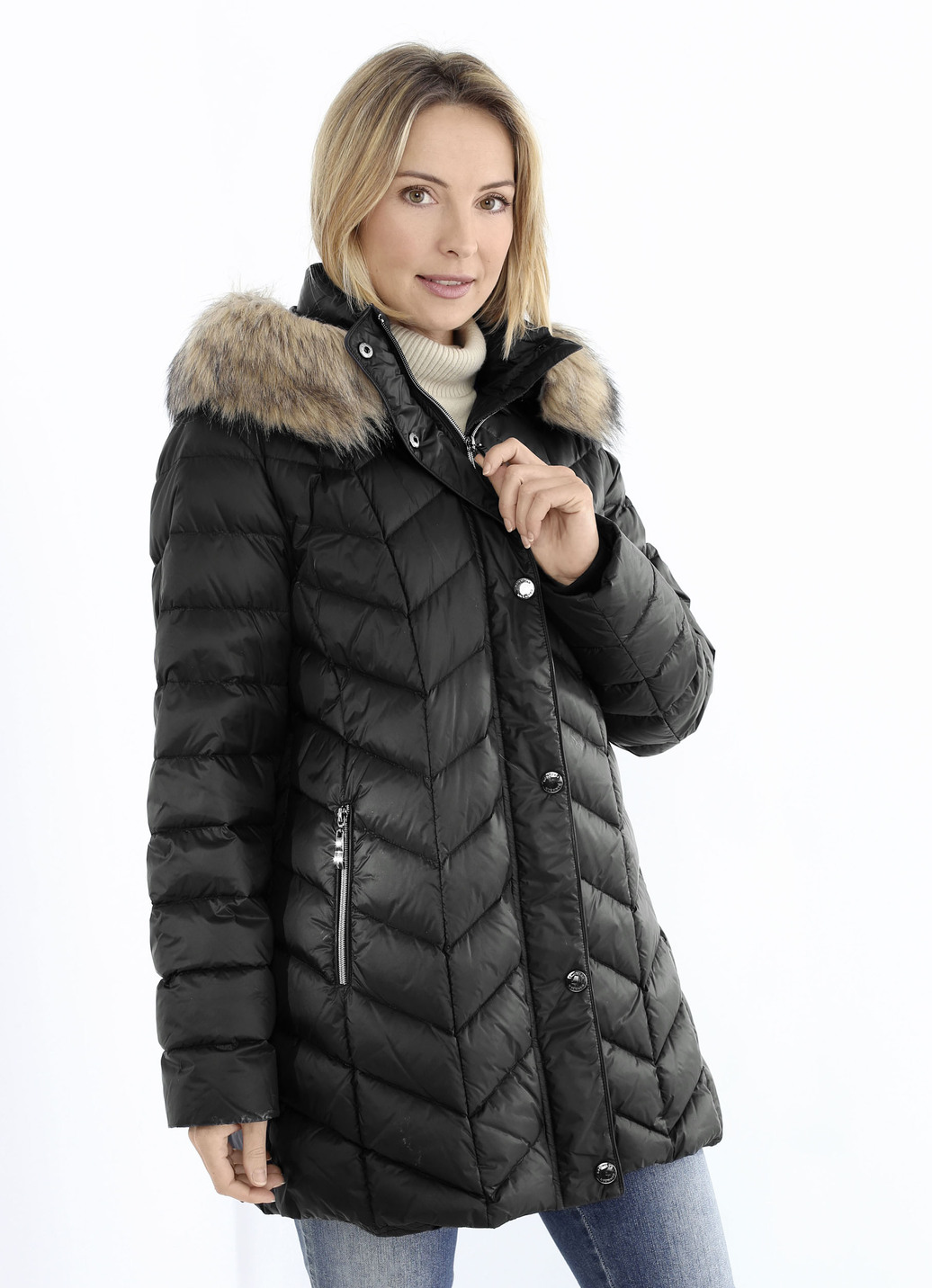 Daunenjacke mit abnehmbarer Kapuze
