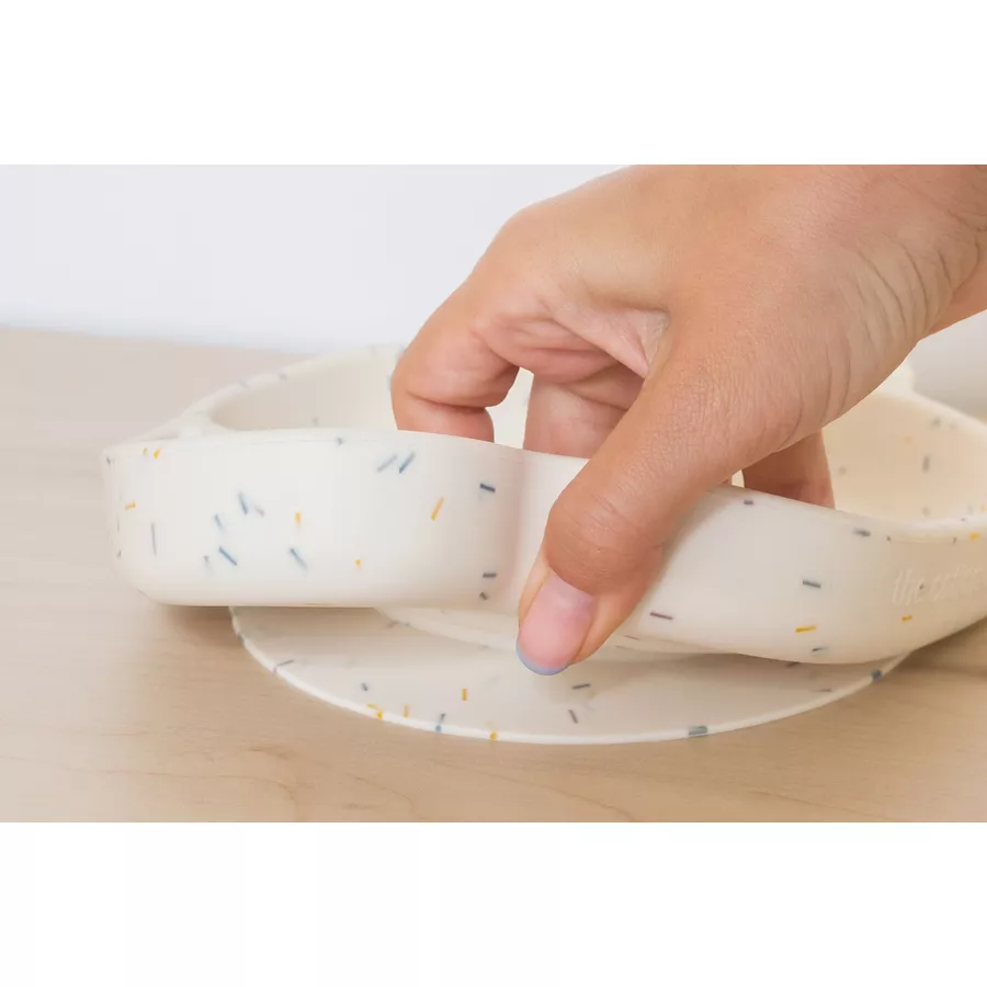 the cotton cloud Teller mit Saugfuss aus Silikon Milo Confetti