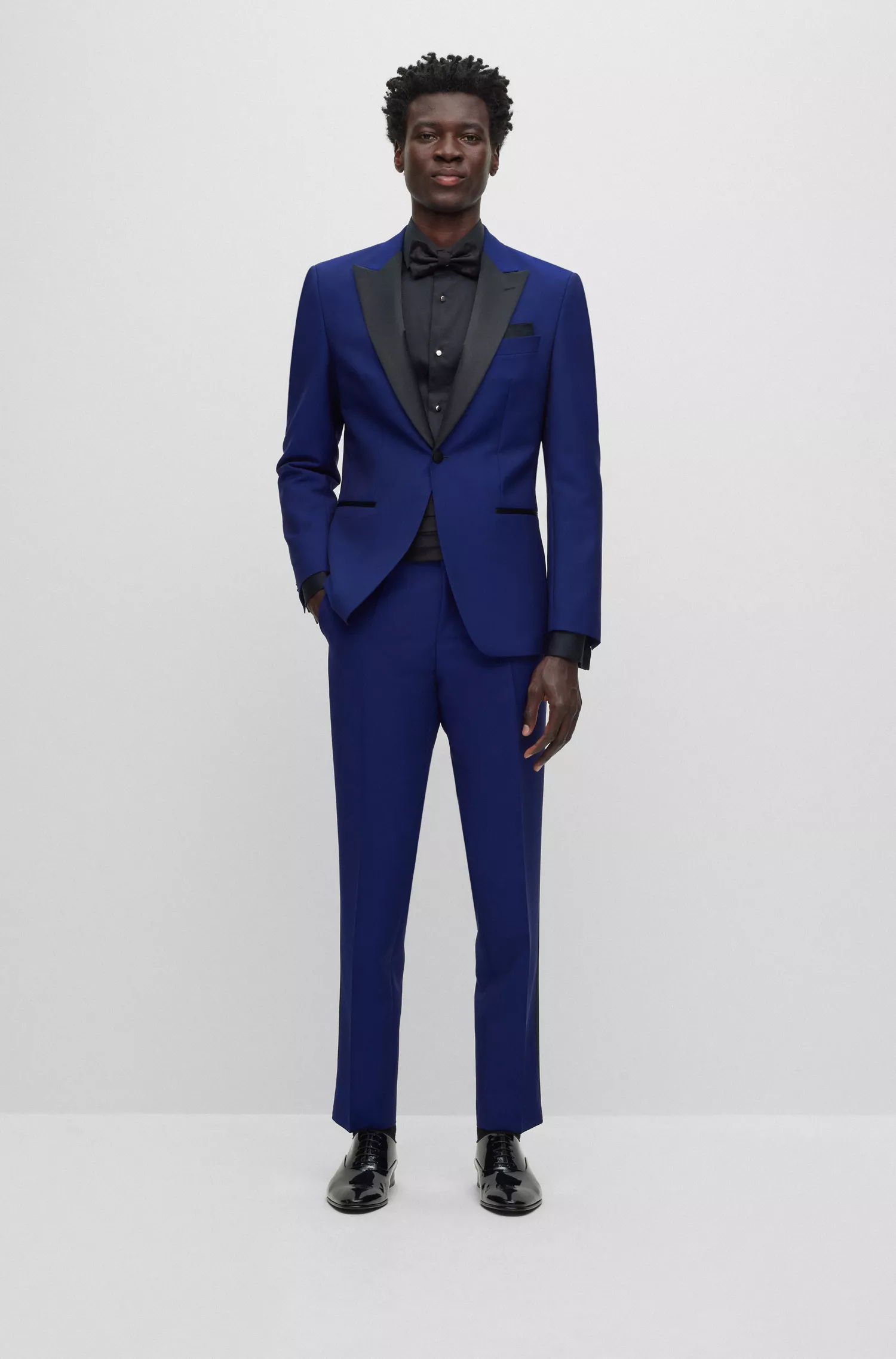 Smoking BOSS preto slim-fit em lã virgem italiana e mohair
