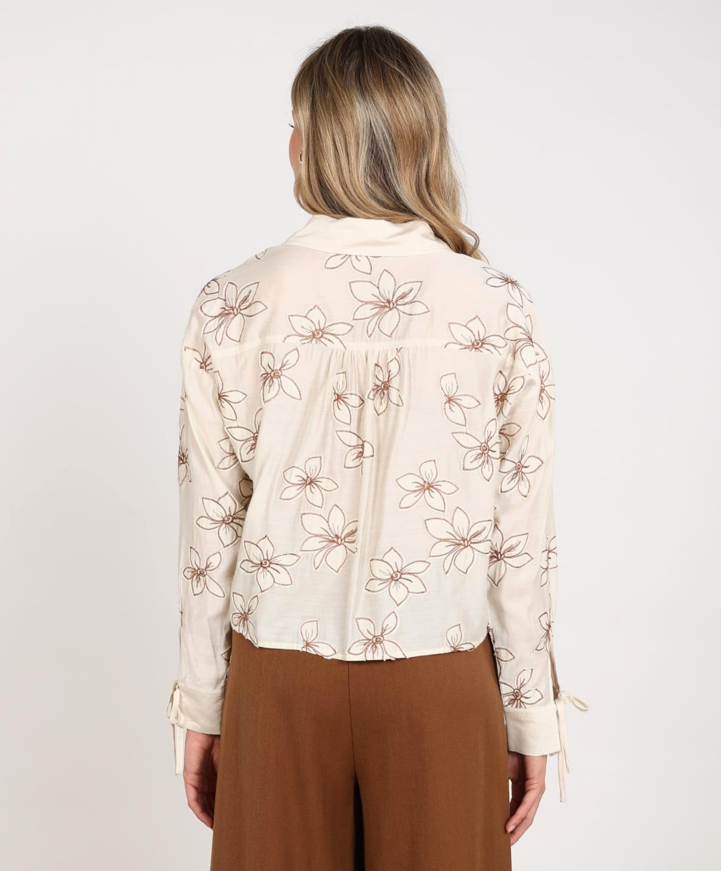 Nukus Dames blouse beige