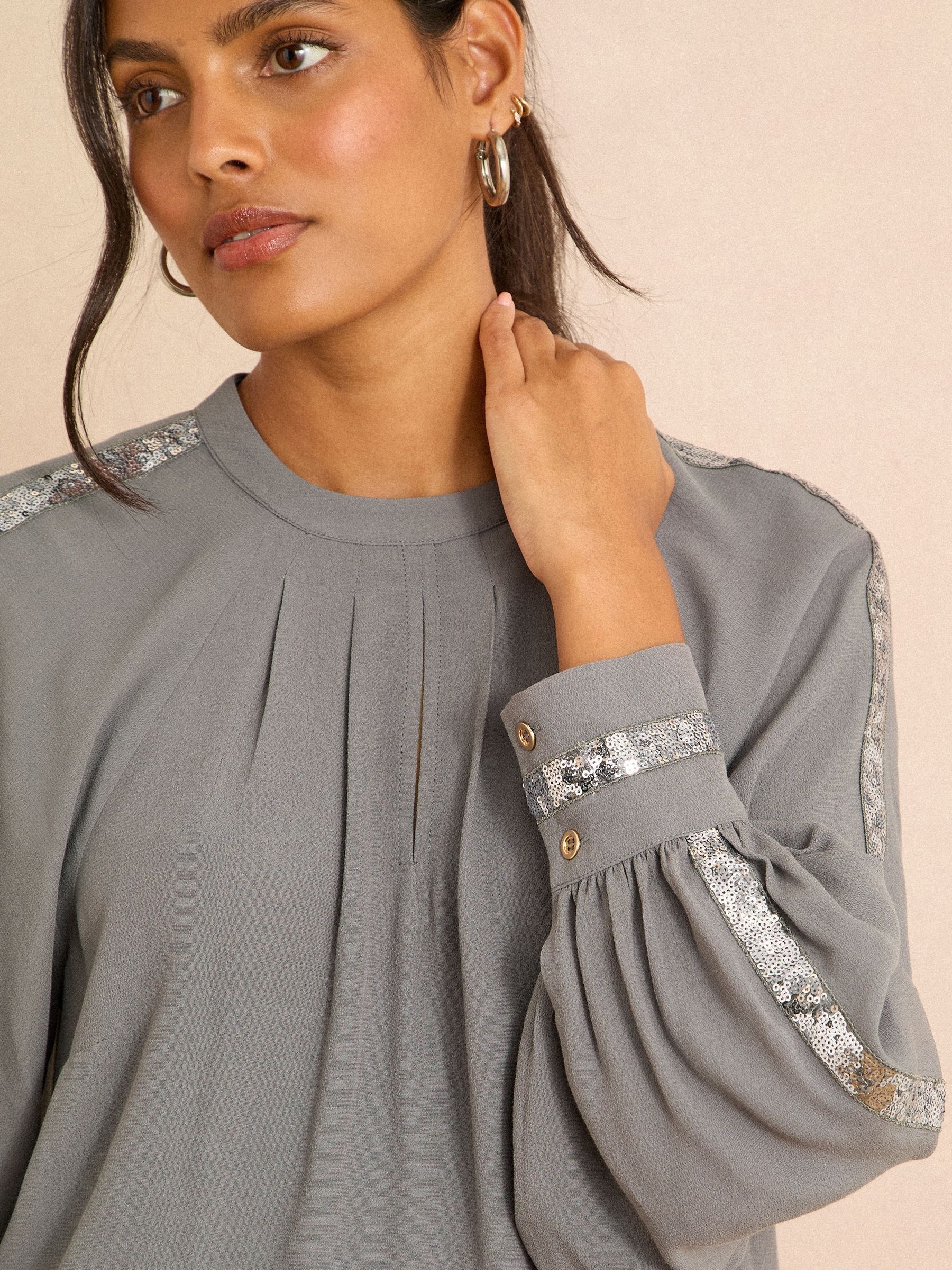 Grijs - Love & Roses Crew Neck Long Sleeve Sequin Trim Blouse
