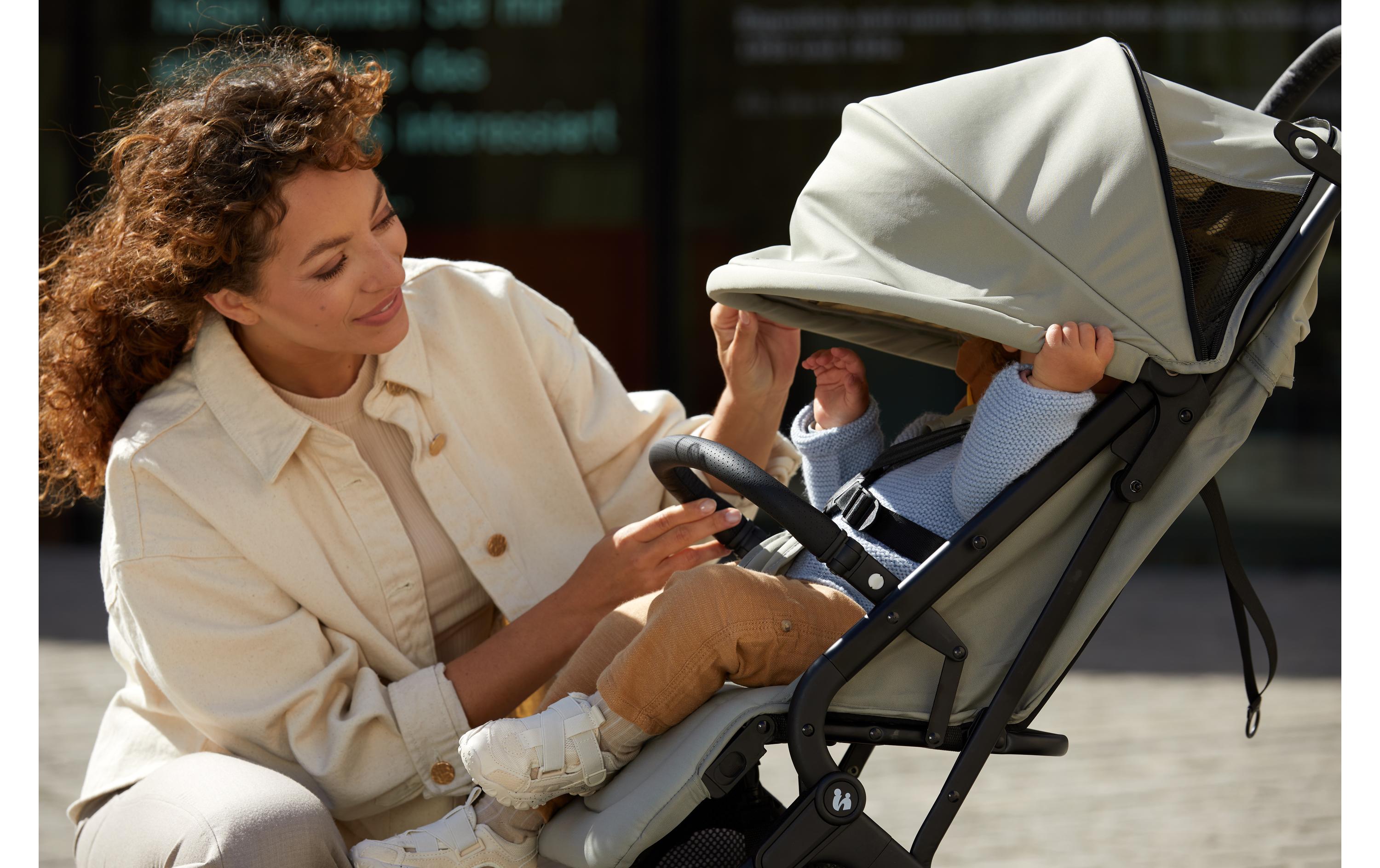 Buggy Travel N Care Plus Haselnuss Rosa<br>Kompakter Kinderwagen mit falt- und tragbarem Buggy