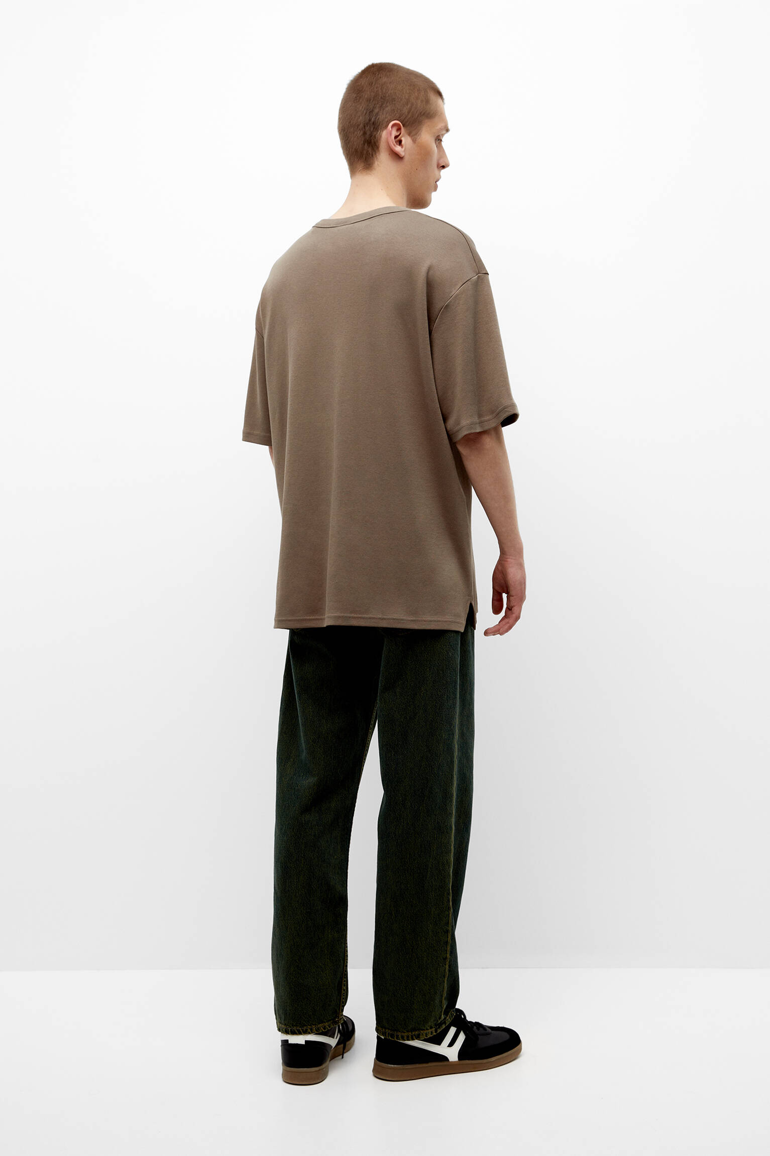 CAMISETA DE MANGA CURTA COM BOLSO - COR NATURAL