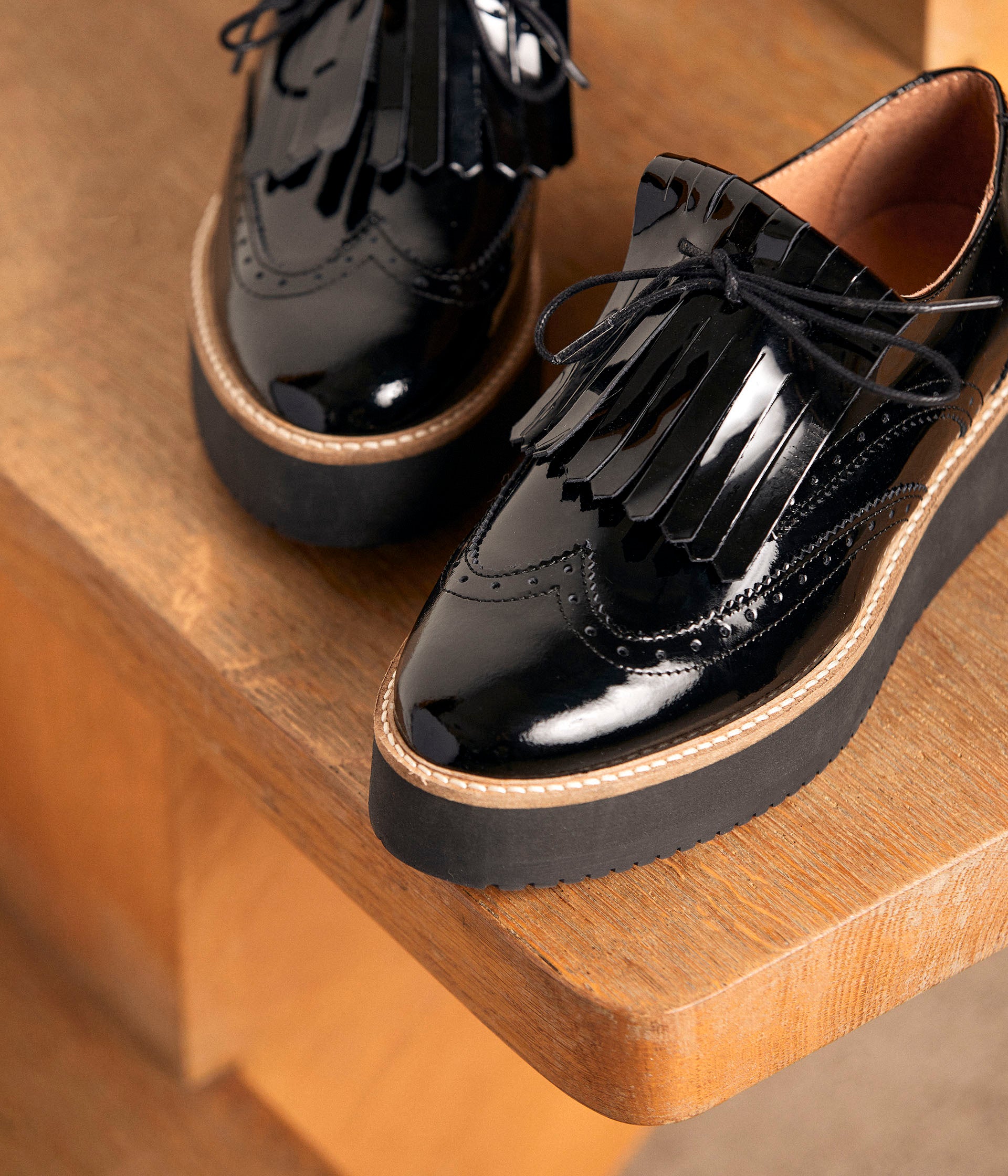 Derbies noires vernies Ayat