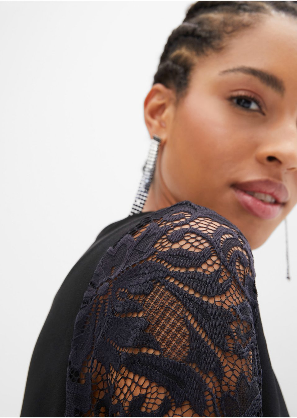 Robe avec manches dentelle