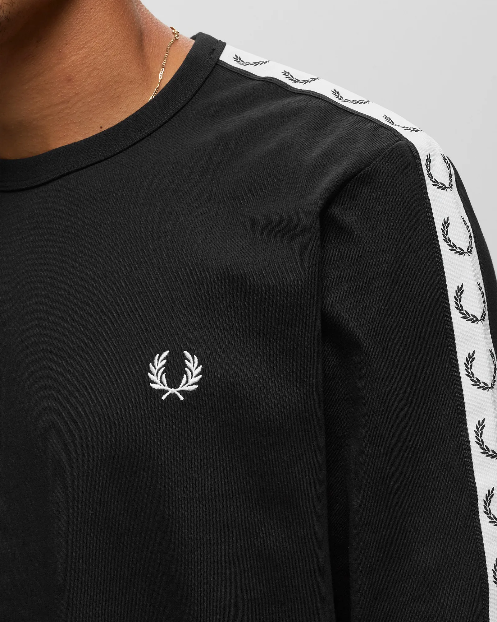 Fred Perry TAPED LONG SLEEVE T-SHIRT